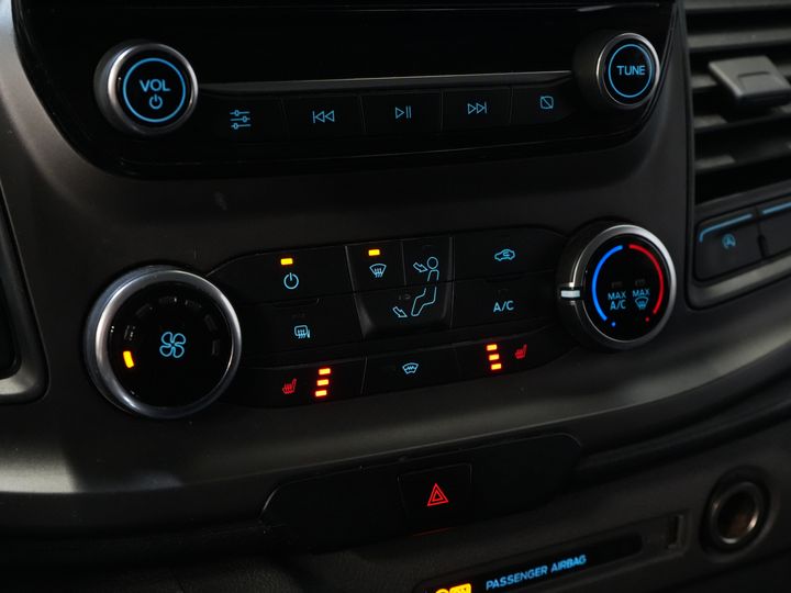 Ford Transit Custom Van 2.0 TDCI 130 CV L2 Carplay/ 2.8t Towingverm./ Seatverw./ Airco/ Navi/ Camera/ Cruise/ PDC