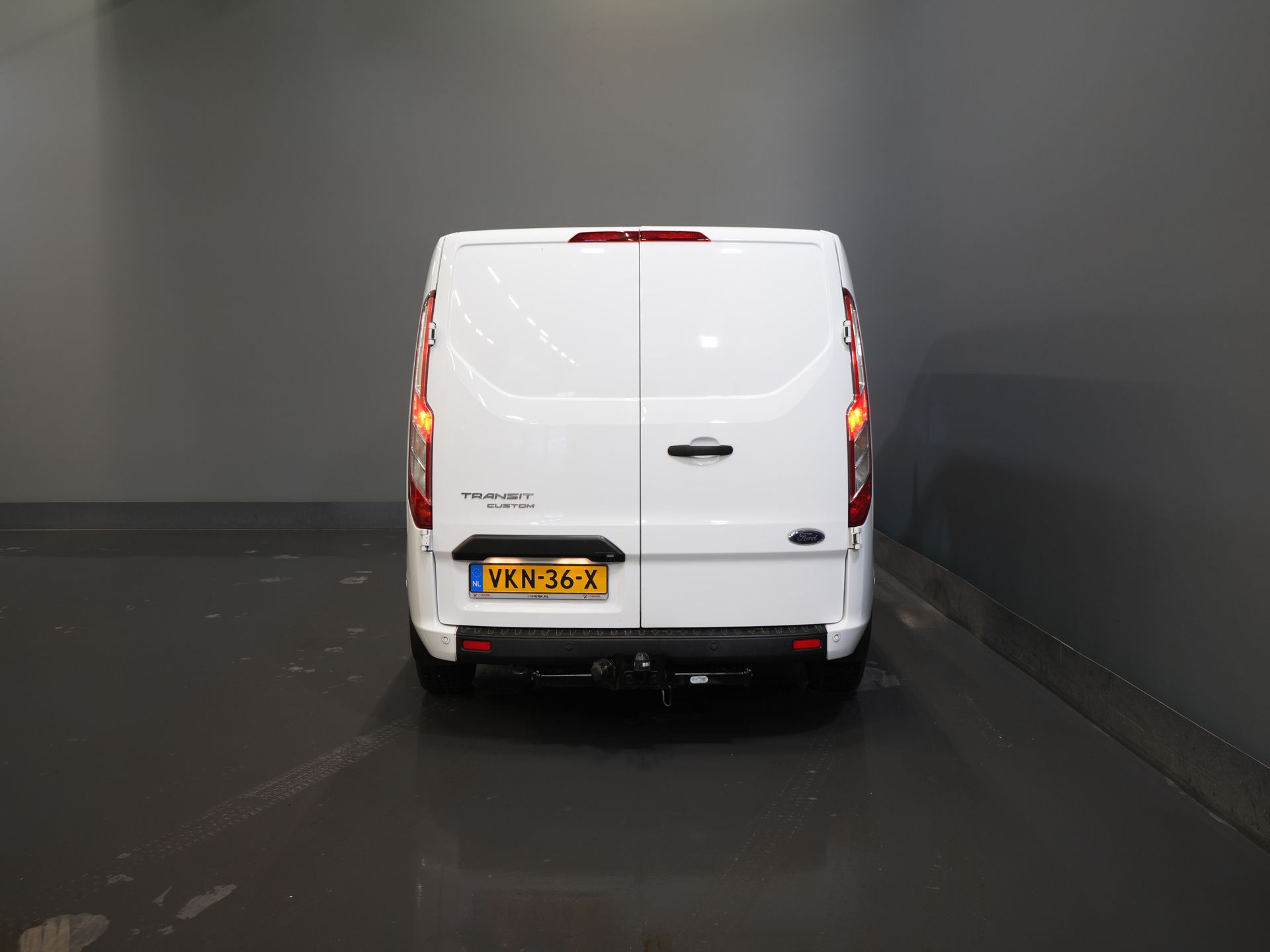 Ford Transit Custom Van 2.0 TDCI 130 CV L2 Carplay/ 2.8t Towingverm./ Seatverw./ Airco/ Navi/ Camera/ Cruise/ PDC