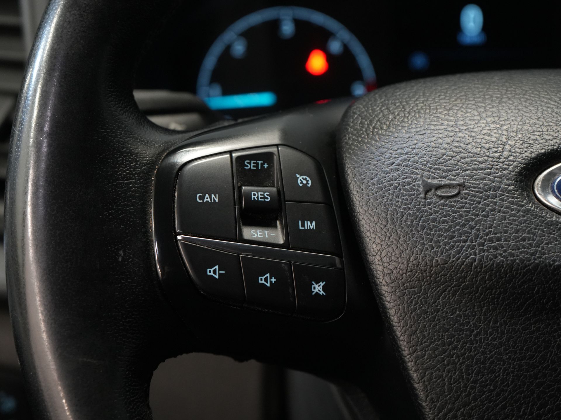 Ford Transit Custom Van 2.0 TDCI 130 CV L2 Carplay/ 2.8t Towingverm./ Seatverw./ Airco/ Navi/ Camera/ Cruise/ PDC