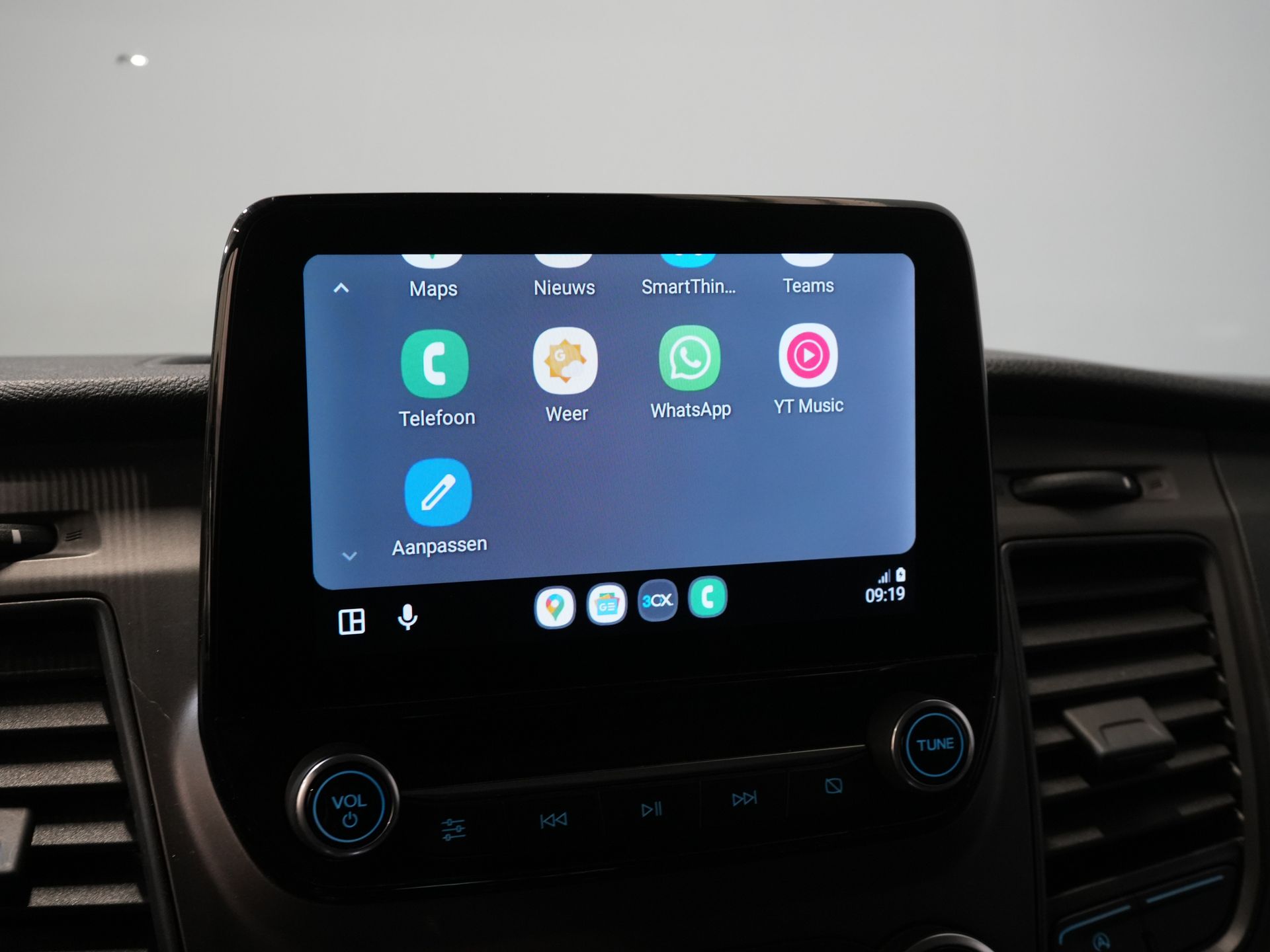 Ford Transit Custom Van 2.0 TDCI 130 CV L2 Carplay/ 2.8t Towingverm./ Seatverw./ Airco/ Navi/ Camera/ Cruise/ PDC