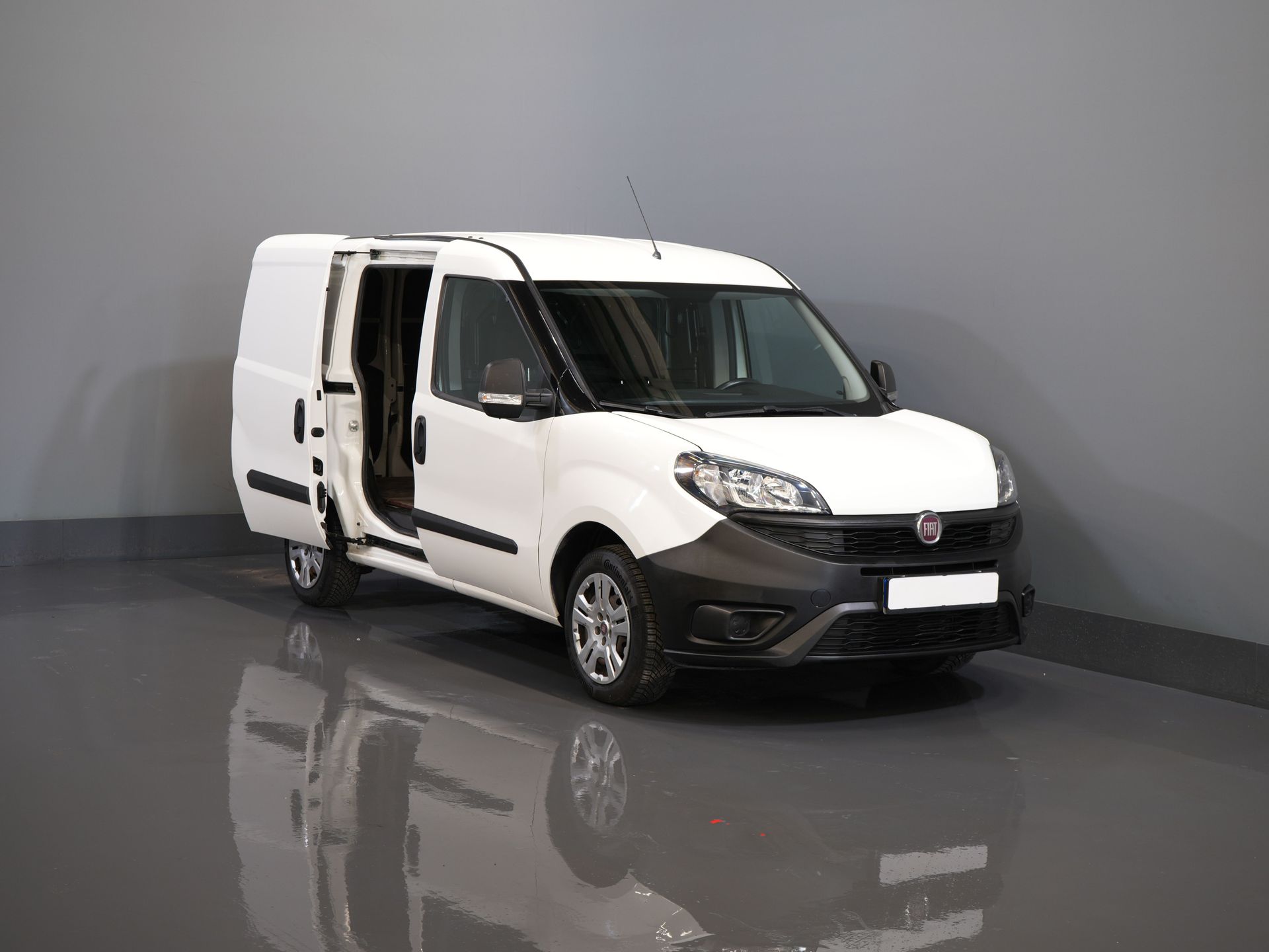 Fiat Dobló Cargo Bestelbus 1.3 MJ BPM VRIJ! (DEMO) NL Auto/ Airco/ Bluetooth/ Betimmering/ Trekhaak