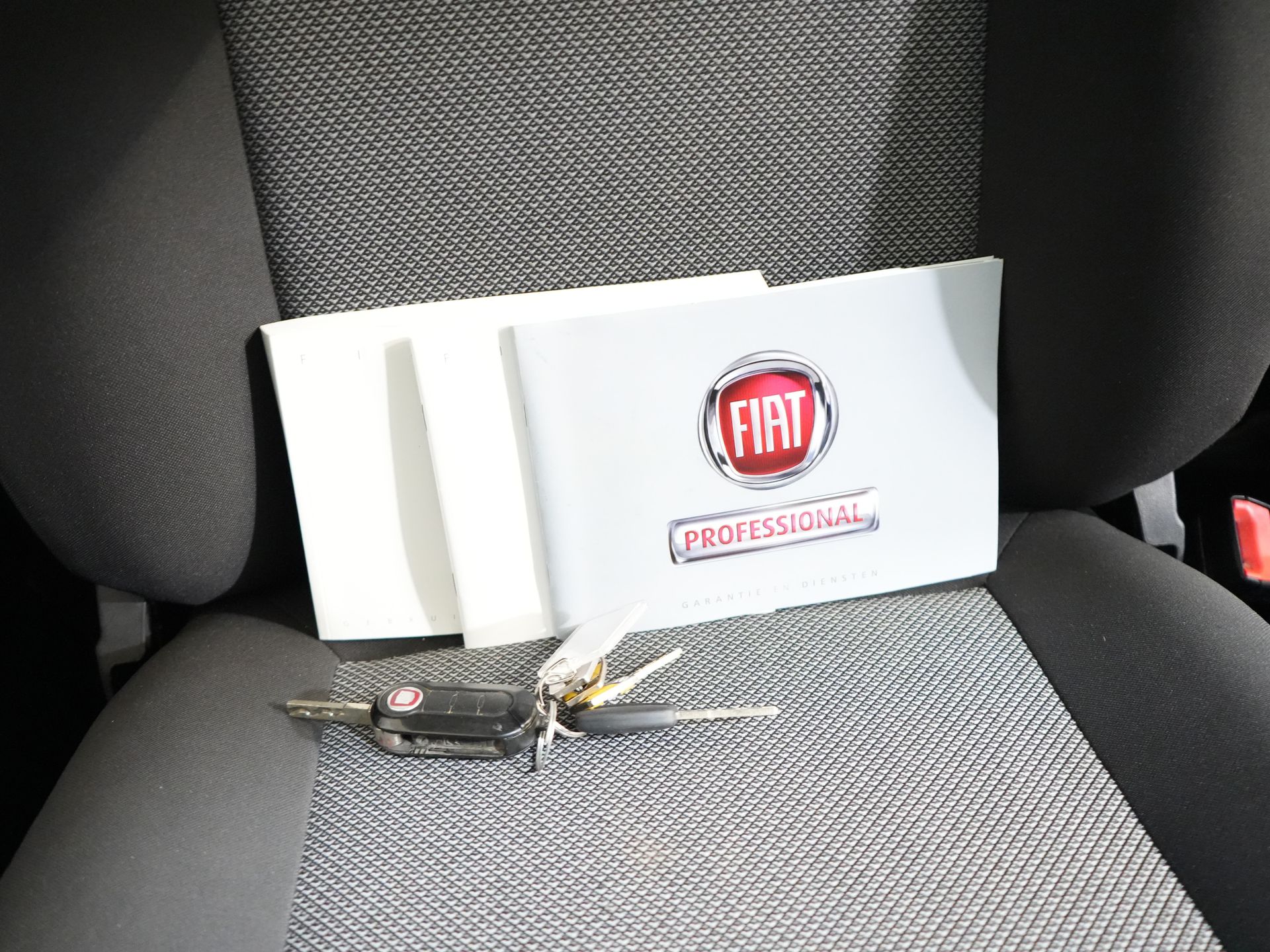 Fiat Dobló Cargo Bestelbus 1.3 MJ BPM VRIJ! (DEMO) NL Auto/ Airco/ Bluetooth/ Betimmering/ Trekhaak