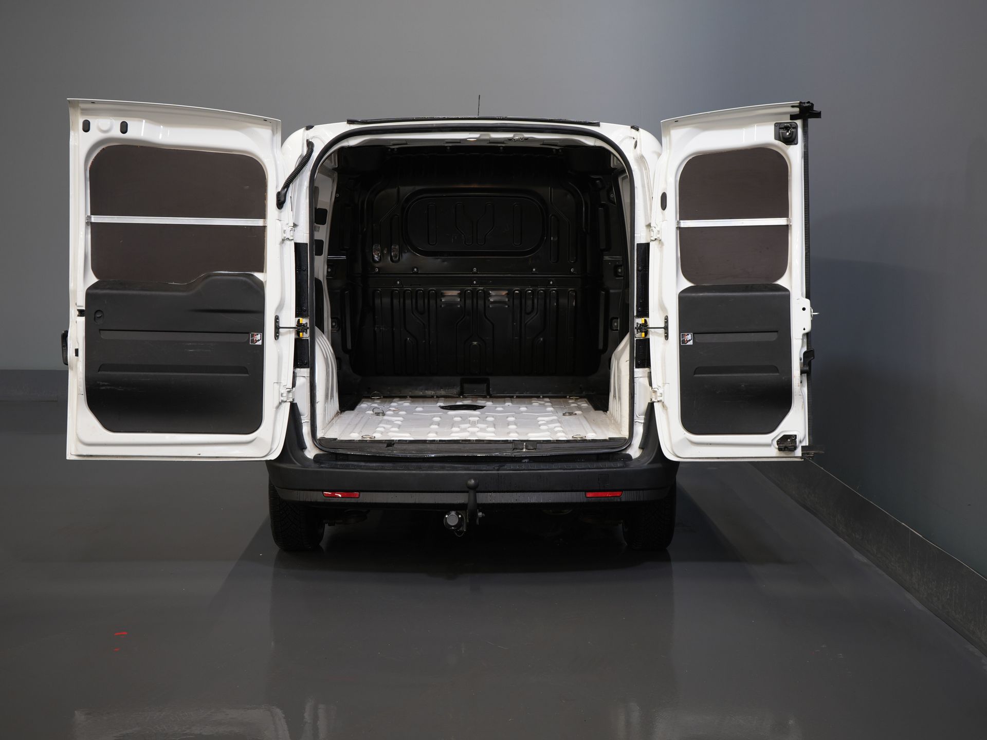 Fiat Dobló Cargo Bestelbus 1.3 MJ BPM VRIJ! (DEMO) NL Auto/ Airco/ Bluetooth/ Betimmering/ Trekhaak