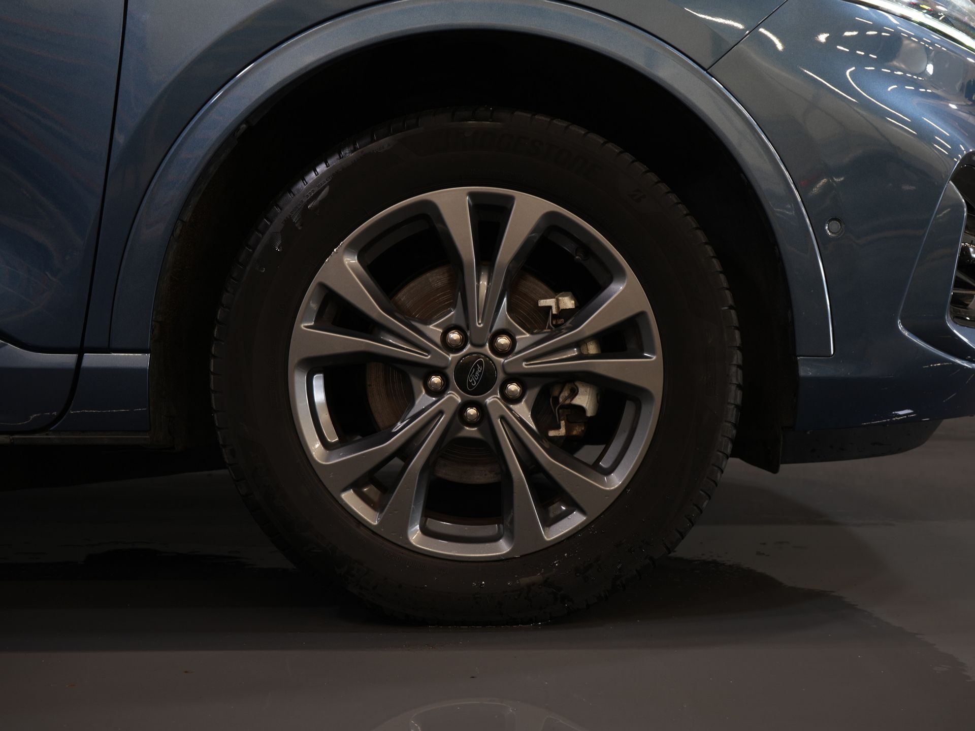 Ford Kuga SUV 2.5 PHEV 225 pk ST-Line LED/ Head-Up/ Adapt.cruise/ Standkachel/ Keyless/ Elek.klep/ Stoelverw/ Stuurverw./ Carplay/ Navi/ Clima