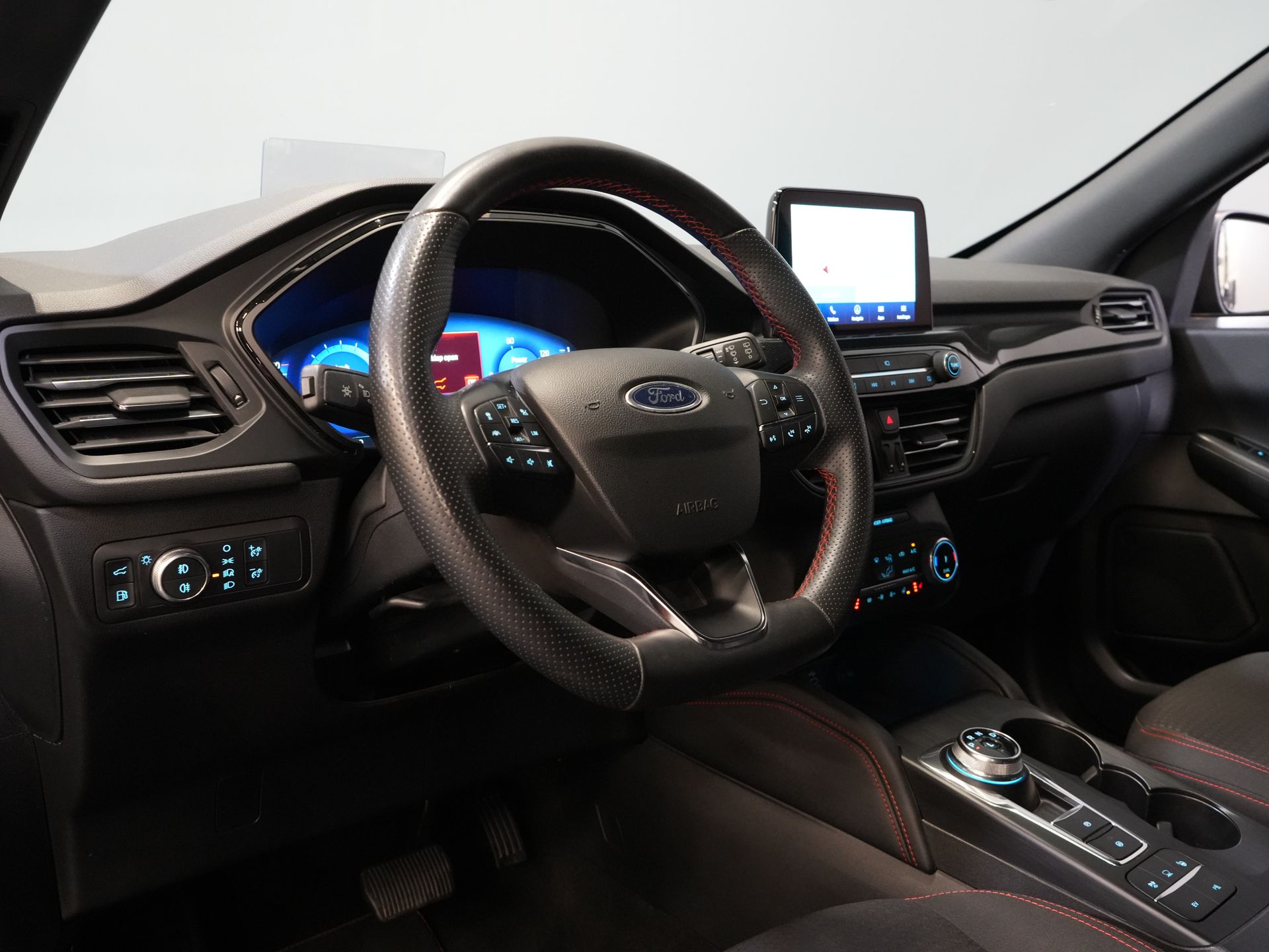 Ford Kuga SUV 2.5 PHEV 225 pk ST-Line LED/ Head-Up/ Adapt.cruise/ Standkachel/ Keyless/ Elek.klep/ Stoelverw/ Stuurverw./ Carplay/ Navi/ Clima