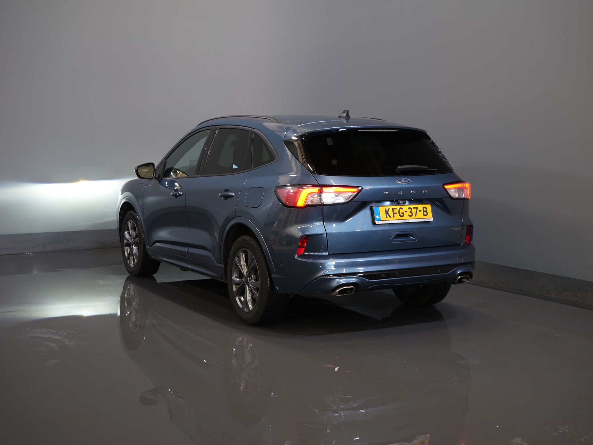 Ford Kuga SUV 2.5 PHEV 225 pk ST-Line LED/ Head-Up/ Adapt.cruise/ Standkachel/ Keyless/ Elek.klep/ Stoelverw/ Stuurverw./ Carplay/ Navi/ Clima
