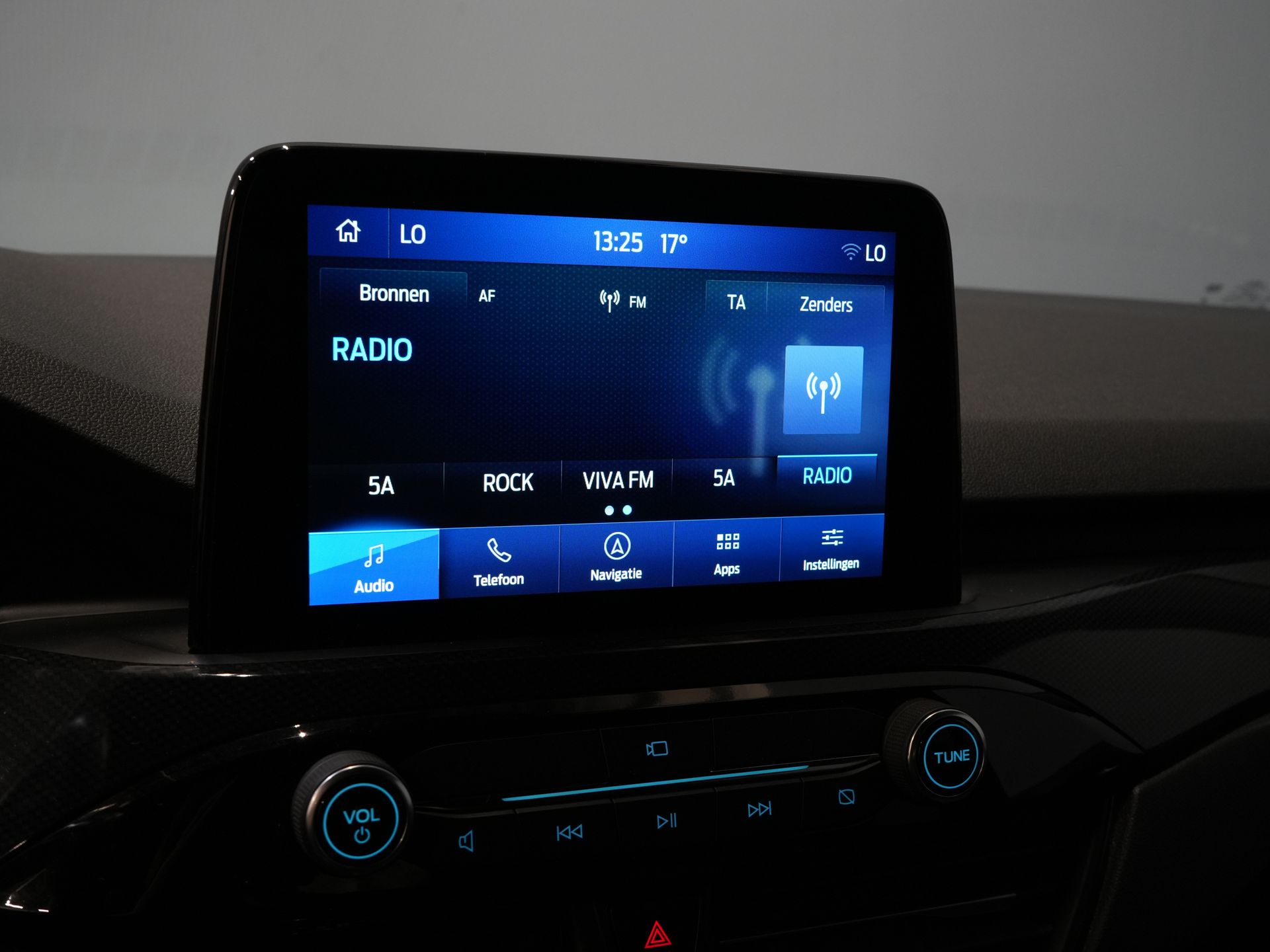 Ford Kuga SUV 2.5 PHEV 225 pk ST-Line LED/ Head-Up/ Adapt.cruise/ Standkachel/ Keyless/ Elek.klep/ Stoelverw/ Stuurverw./ Carplay/ Navi/ Clima