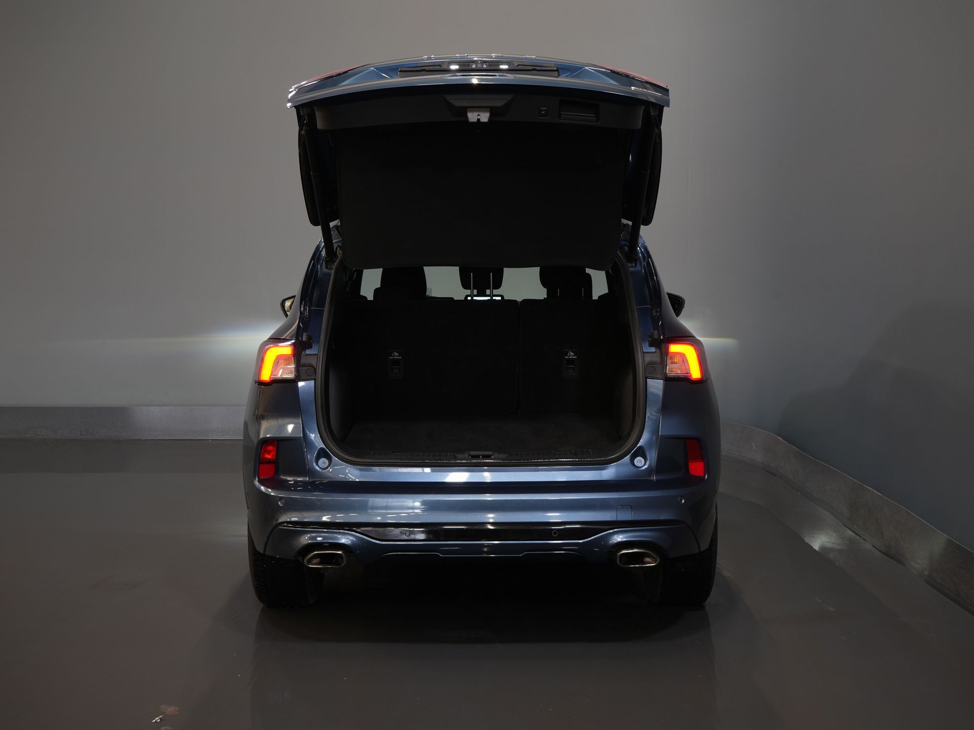 Ford Kuga SUV 2.5 PHEV 225 pk ST-Line LED/ Head-Up/ Adapt.cruise/ Standkachel/ Keyless/ Elek.klep/ Stoelverw/ Stuurverw./ Carplay/ Navi/ Clima