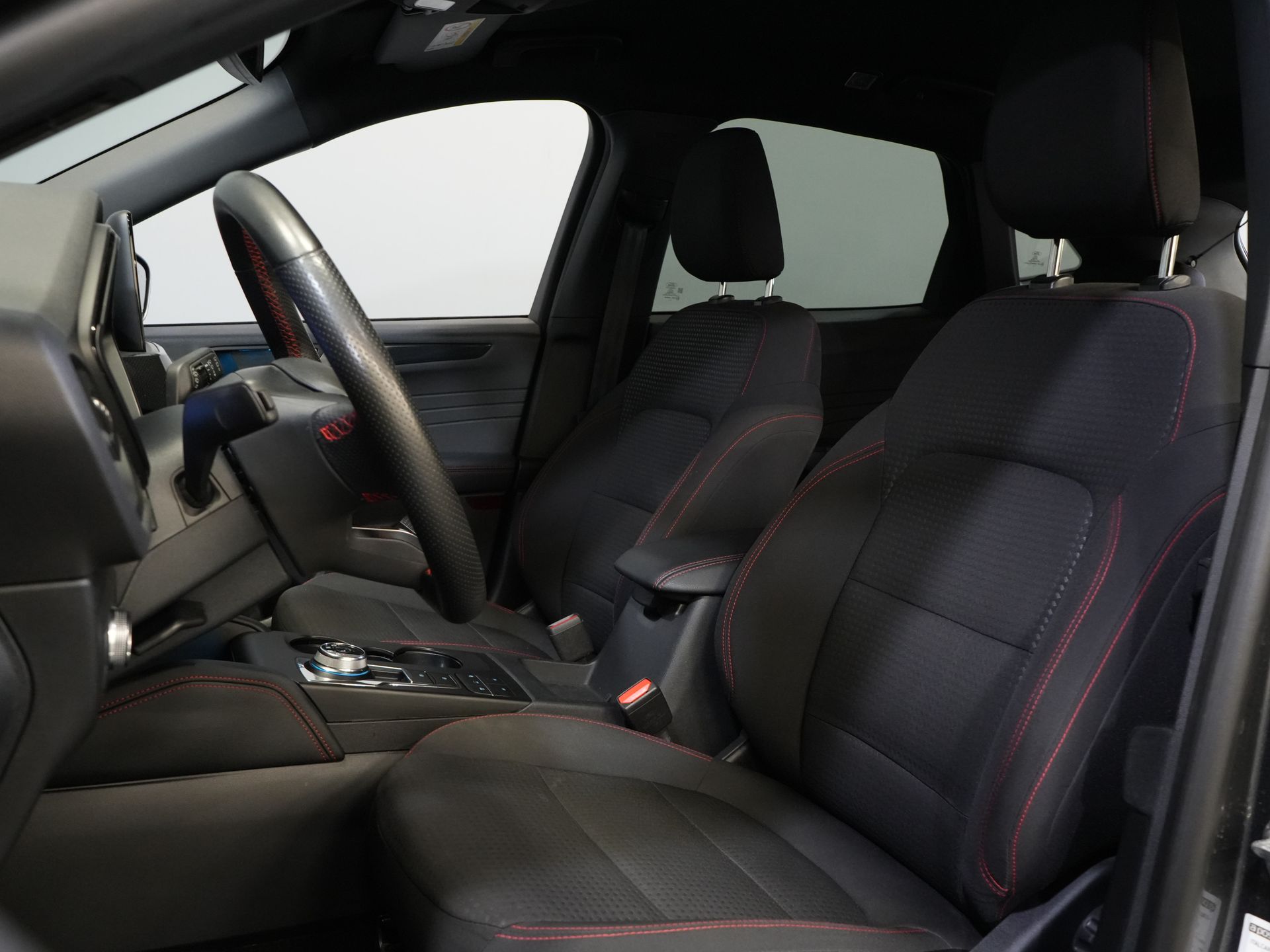 Ford Kuga SUV 2.5 PHEV 225 pk ST-Line LED/ Head-Up/ Adapt.cruise/ Keyless/ Elek.klep/ Stoelverw/ Stuurverw./ Carplay/ Navi/ Climate/ PDC