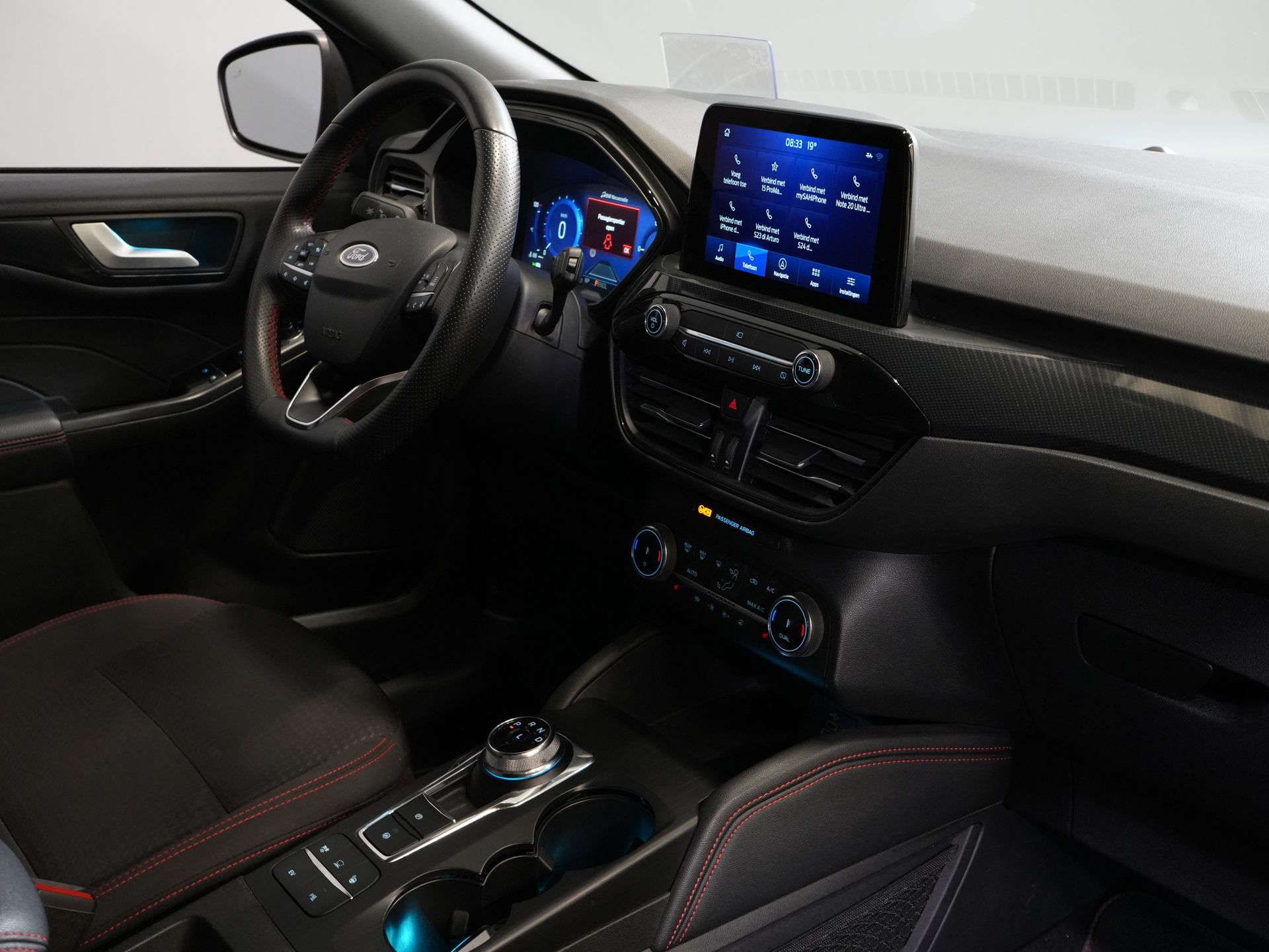Ford Kuga SUV 2.5 PHEV 225 pk ST-Line LED/ Head-Up/ Adapt.cruise/ Keyless/ Elek.klep/ Stoelverw/ Stuurverw./ Carplay/ Navi/ Climate/ PDC
