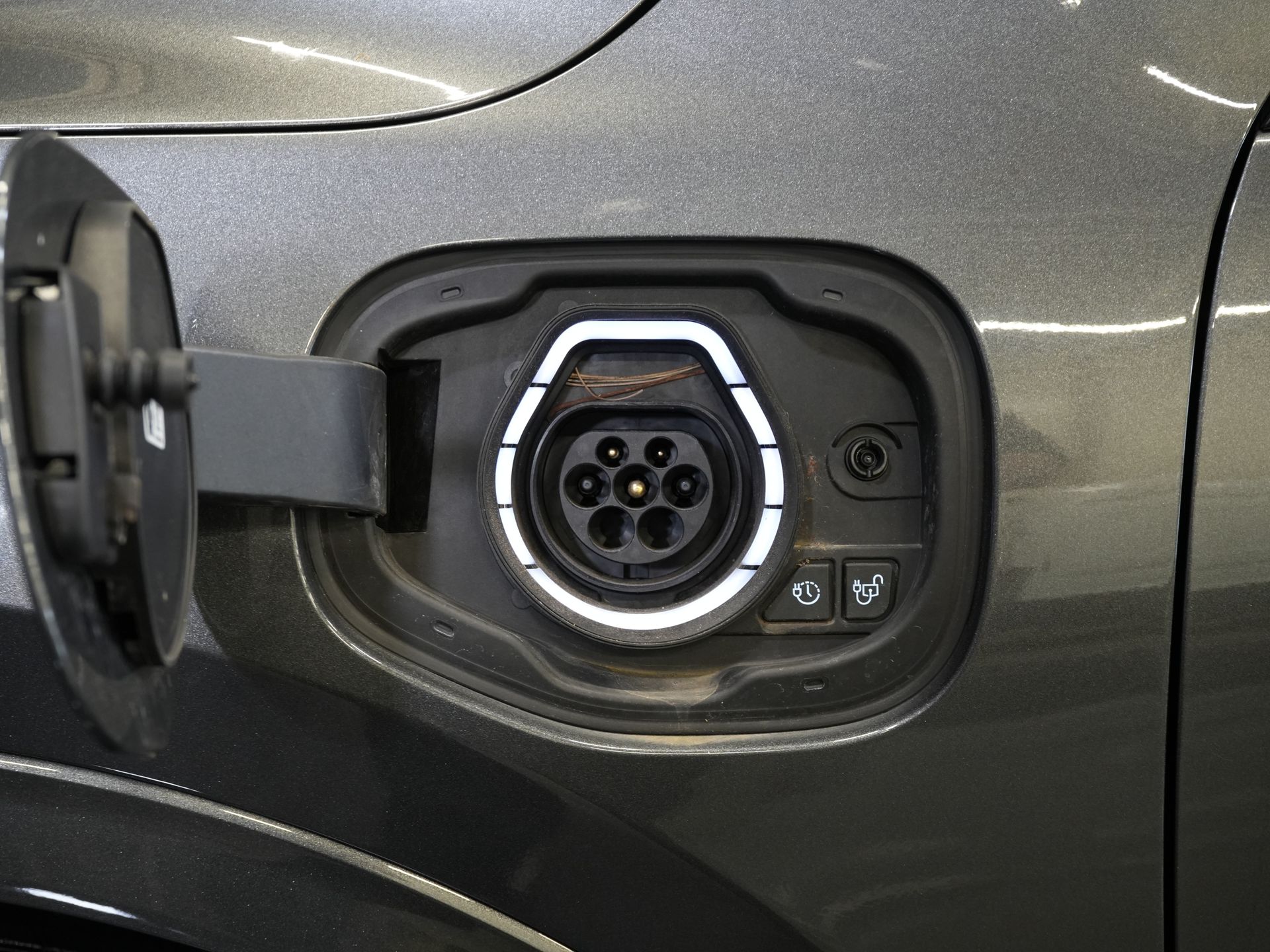 Ford Kuga SUV 2.5 PHEV 225 pk ST-Line LED/ Head-Up/ Adapt.cruise/ Keyless/ Elek.klep/ Stoelverw/ Stuurverw./ Carplay/ Navi/ Climate/ PDC