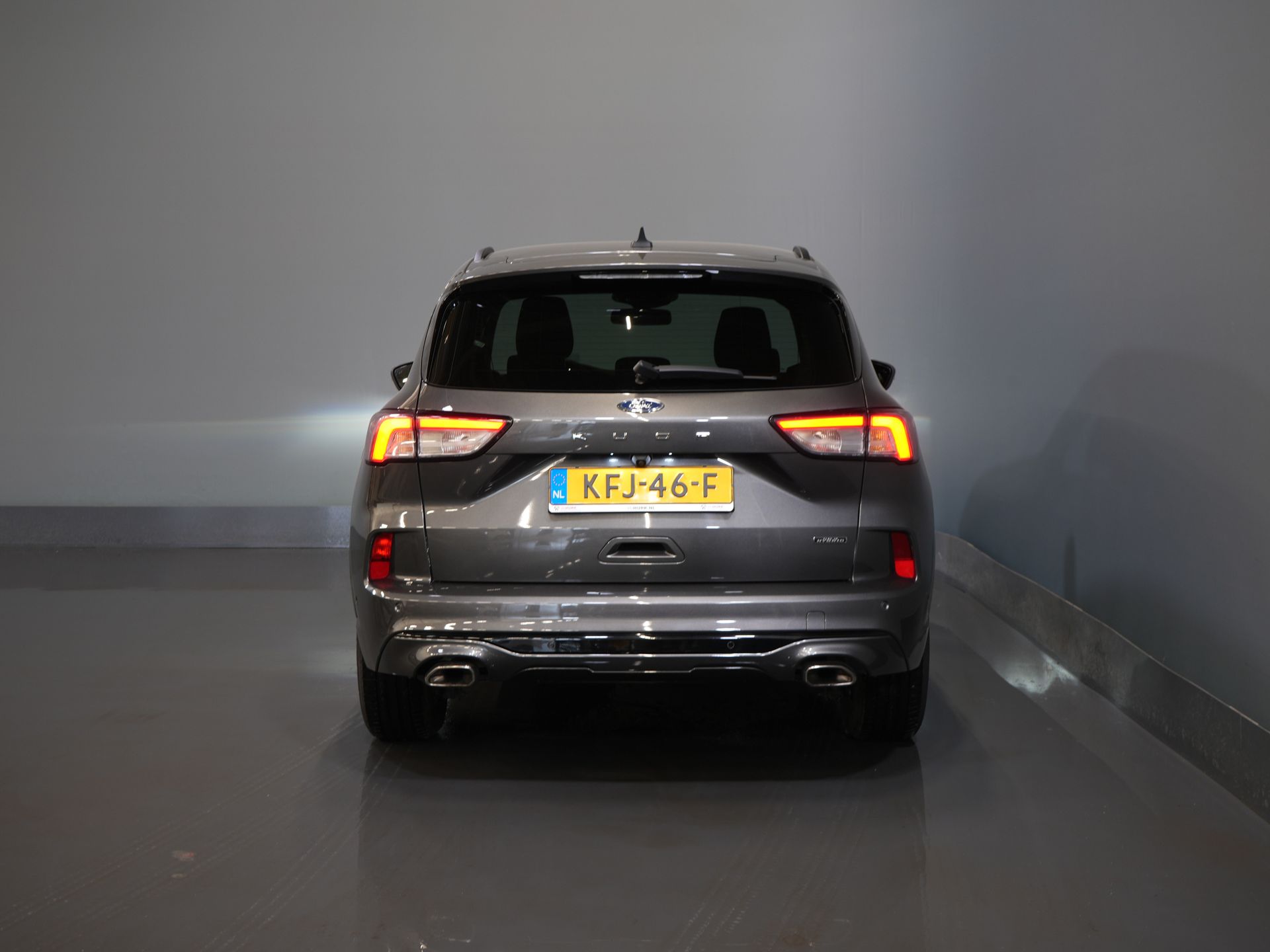 Ford Kuga SUV 2.5 PHEV 225 pk ST-Line LED/ Head-Up/ Adapt.cruise/ Keyless/ Elek.klep/ Stoelverw/ Stuurverw./ Carplay/ Navi/ Climate/ PDC