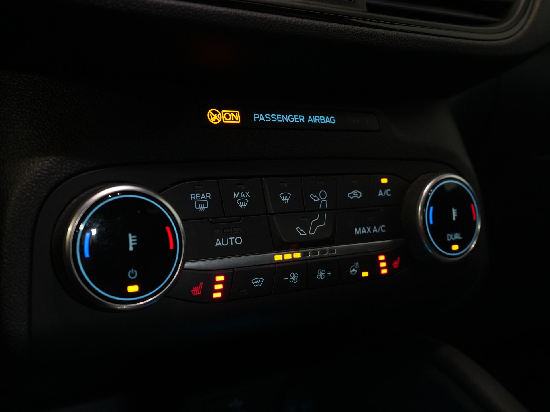 Ford Kuga SUV 2.5 PHEV 225 pk ST-Line LED/ Head-Up/ Adapt.cruise/ Keyless/ Elek.klep/ Stoelverw/ Stuurverw./ Carplay/ Navi/ Climate/ PDC