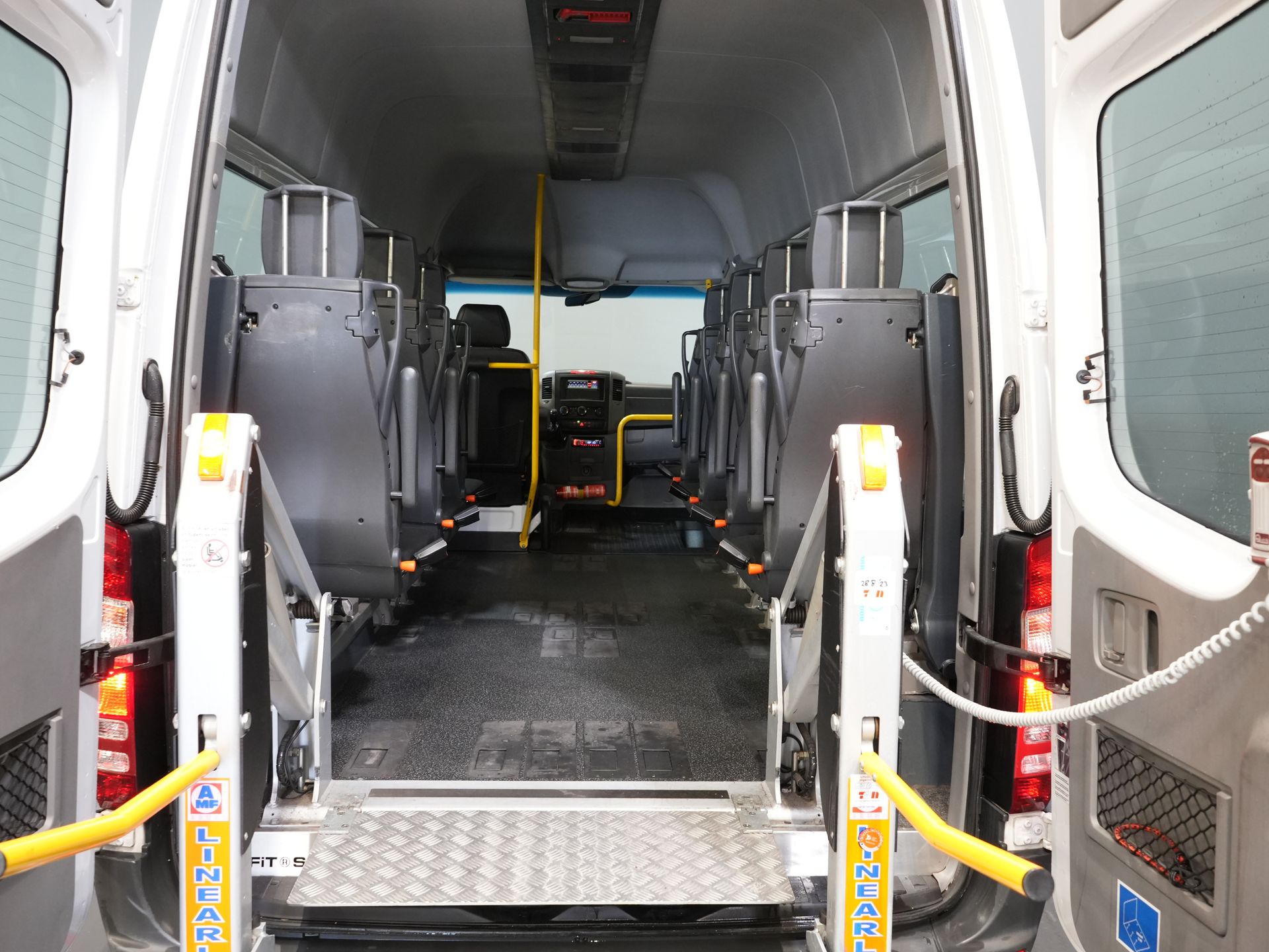 Mercedes-Benz Sprinter Personenvervoer 313 2.2 CDI L2H2 €9.922 Incl. BTW BPM VRIJ! EXPORT Combi/ 9 Persoons/ Kombi/ 9P/ Airco/ Rolstoellift