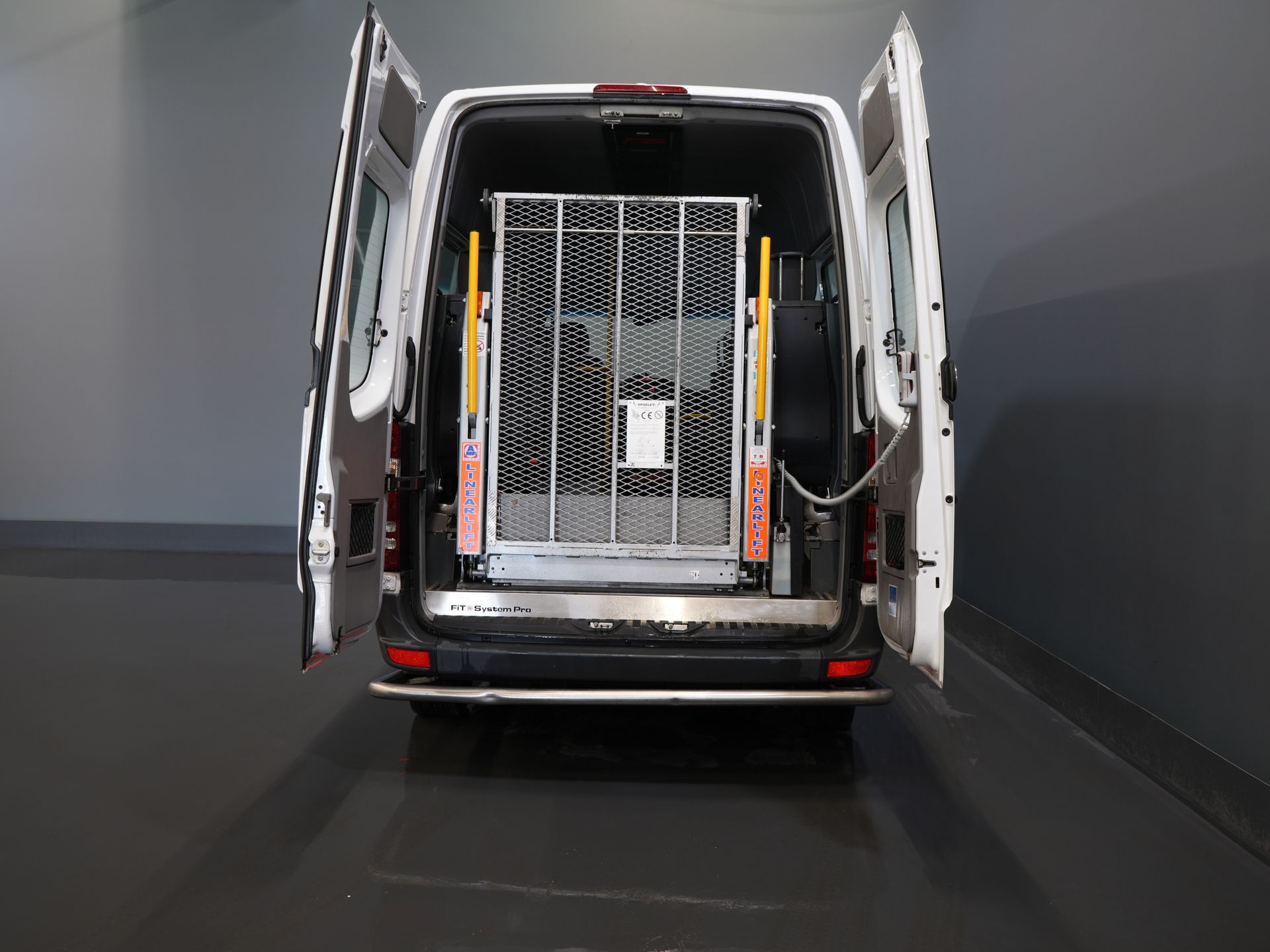 Mercedes-Benz Sprinter Personenvervoer 313 2.2 CDI L2H2 €9.922 Incl. BTW BPM VRIJ! EXPORT Combi/ 9 Persoons/ Kombi/ 9P/ Airco/ Rolstoellift