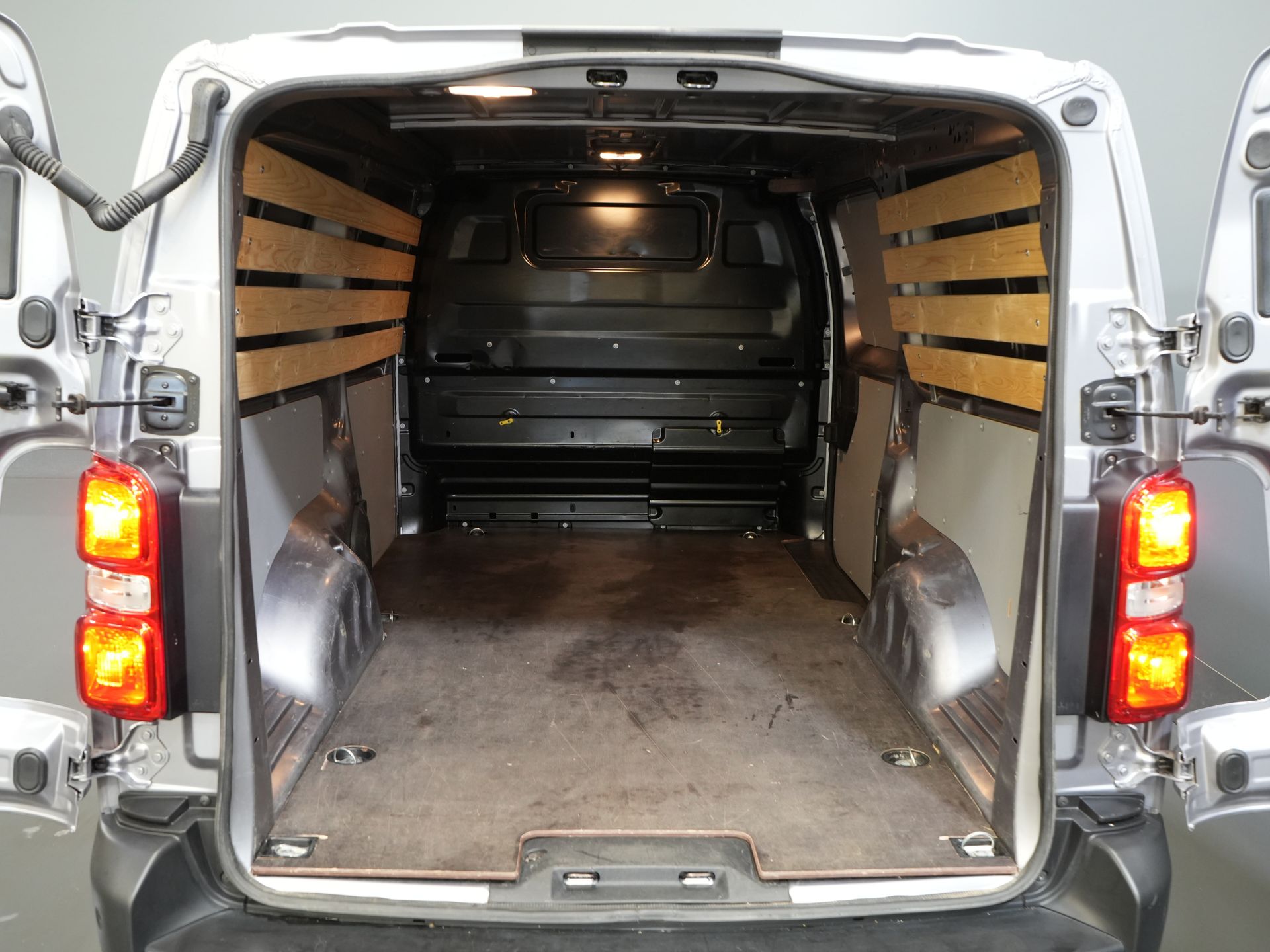 Fiat Scudo Furgoneta 2.0 MJ 145 CV L3 BPM ¡GRATIS! Adapt.Cruise/ Clima/ Keyless/ Carplay/ Cámara/ PDC