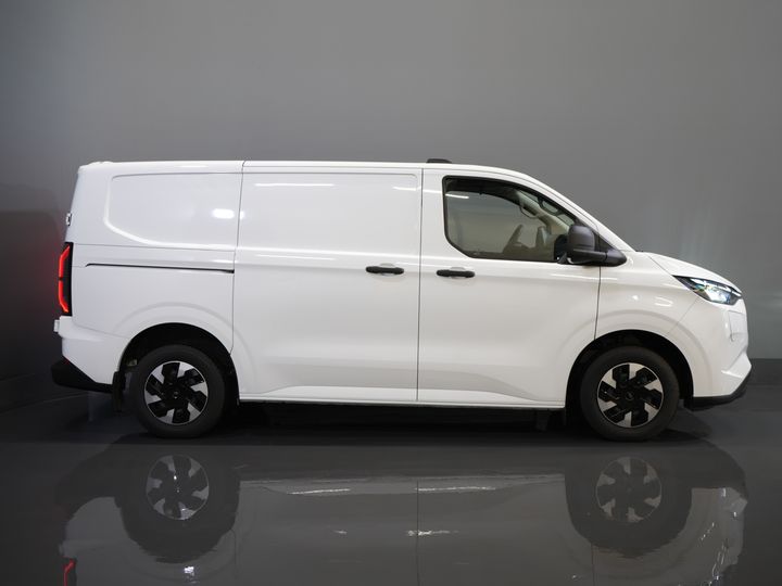 Ford E-Transit Custom Van Trend 65 кВт/год 330 км пробігу 218 к.с. Гарантія до 2027 р. / Світлодіоди / Підігрів підставки / Швидка зарядка / 2.3т тягово-зчіпний пристрій / Підігрів сидінь / Carplay / Клімат-контроль / Ка