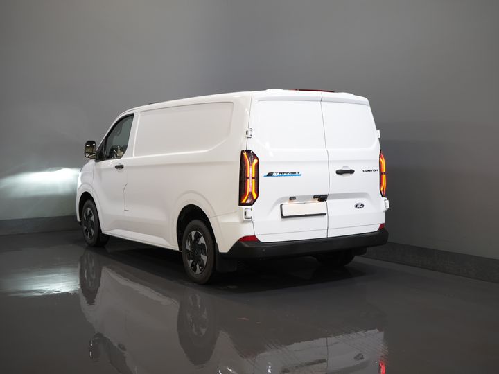Ford E-Transit Custom Van Trend 65 кВт/год 330 км пробігу 218 к.с. Гарантія до 2027 р. / Світлодіоди / Підігрів підставки / Швидка зарядка / 2.3т тягово-зчіпний пристрій / Підігрів сидінь / Carplay / Клімат-контроль / Ка