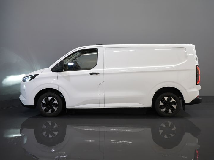 Ford E-Transit Custom Van Trend 65 кВт/год 330 км пробігу 218 к.с. Гарантія до 2027 р. / Світлодіоди / Підігрів підставки / Швидка зарядка / 2.3т тягово-зчіпний пристрій / Підігрів сидінь / Carplay / Клімат-контроль / Ка