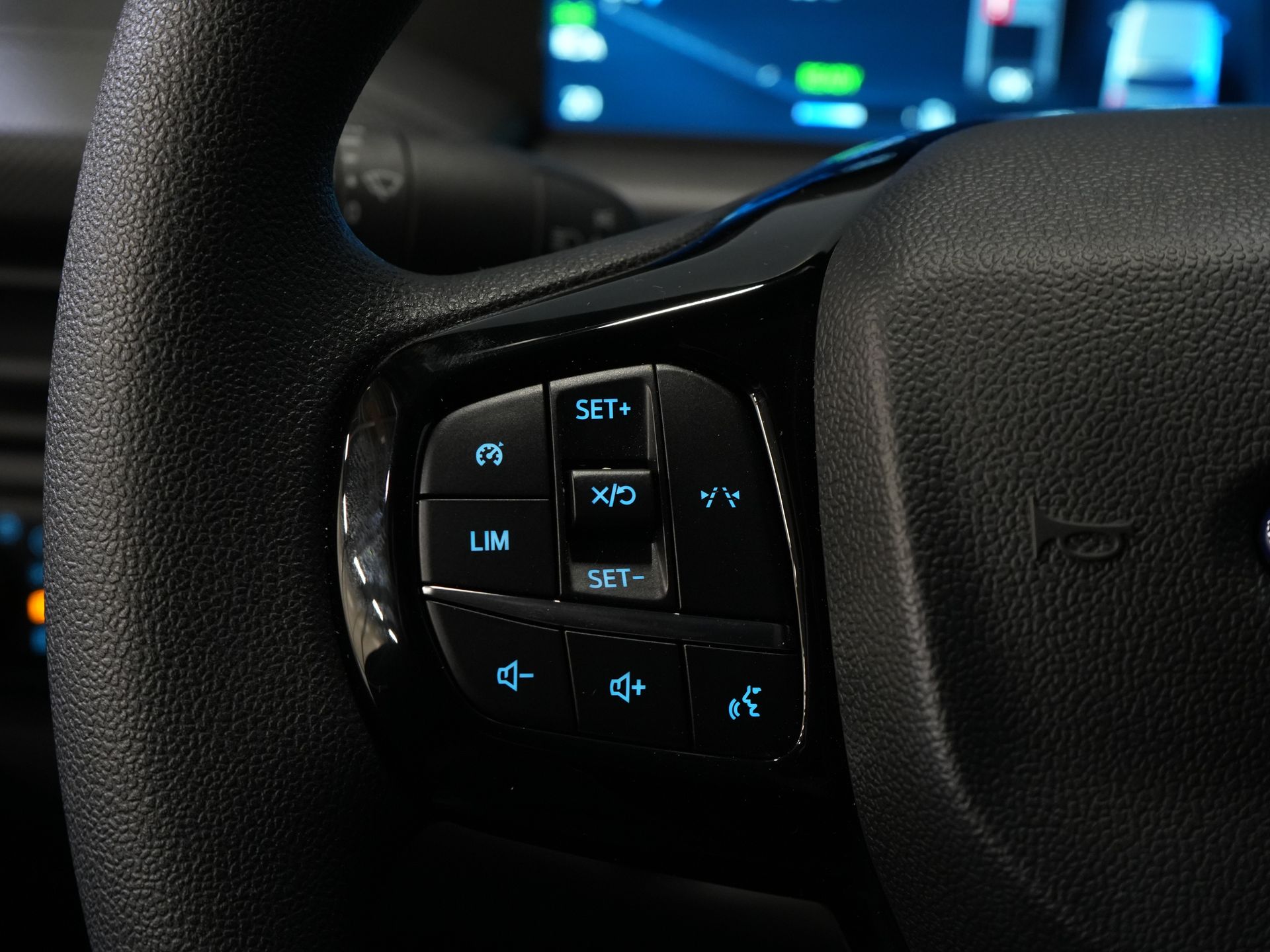 Ford E-Transit Custom Van Trend 65 кВт/год 330 км пробігу 218 к.с. Гарантія до 2027 р. / Світлодіоди / Підігрів підставки / Швидка зарядка / 2.3т тягово-зчіпний пристрій / Підігрів сидінь / Carplay / Клімат-контроль / Ка