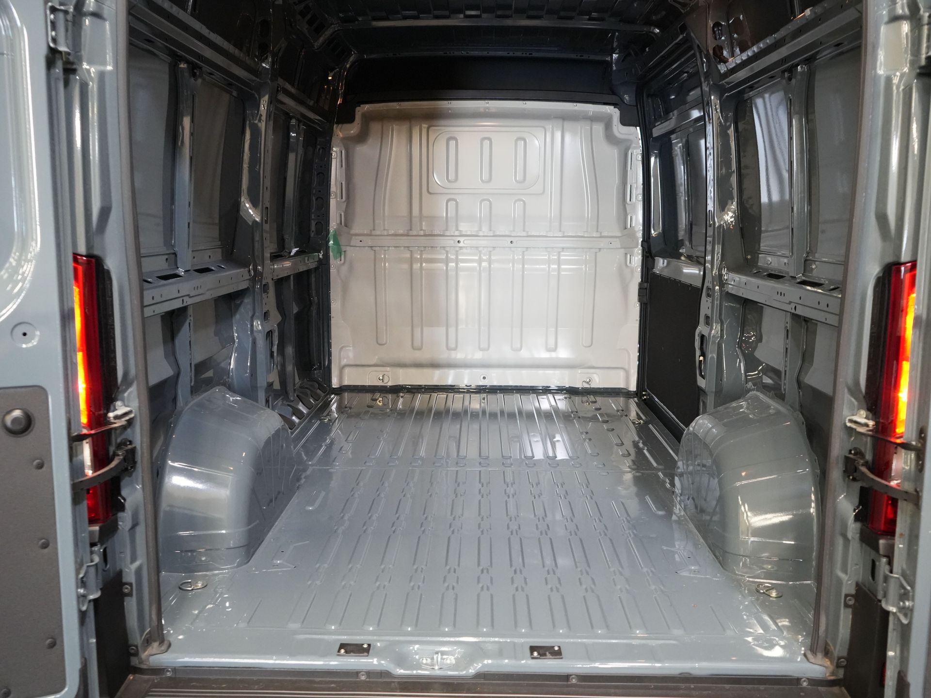 Citroën Jumper Bestelbus (Fiat Ducato) 2.2 MJ 140 pk Aut. ZF L2H2 BPM VRIJ! LED/ Carplay/ LMV/ Climate/ Navi/ Camera/ Cruise