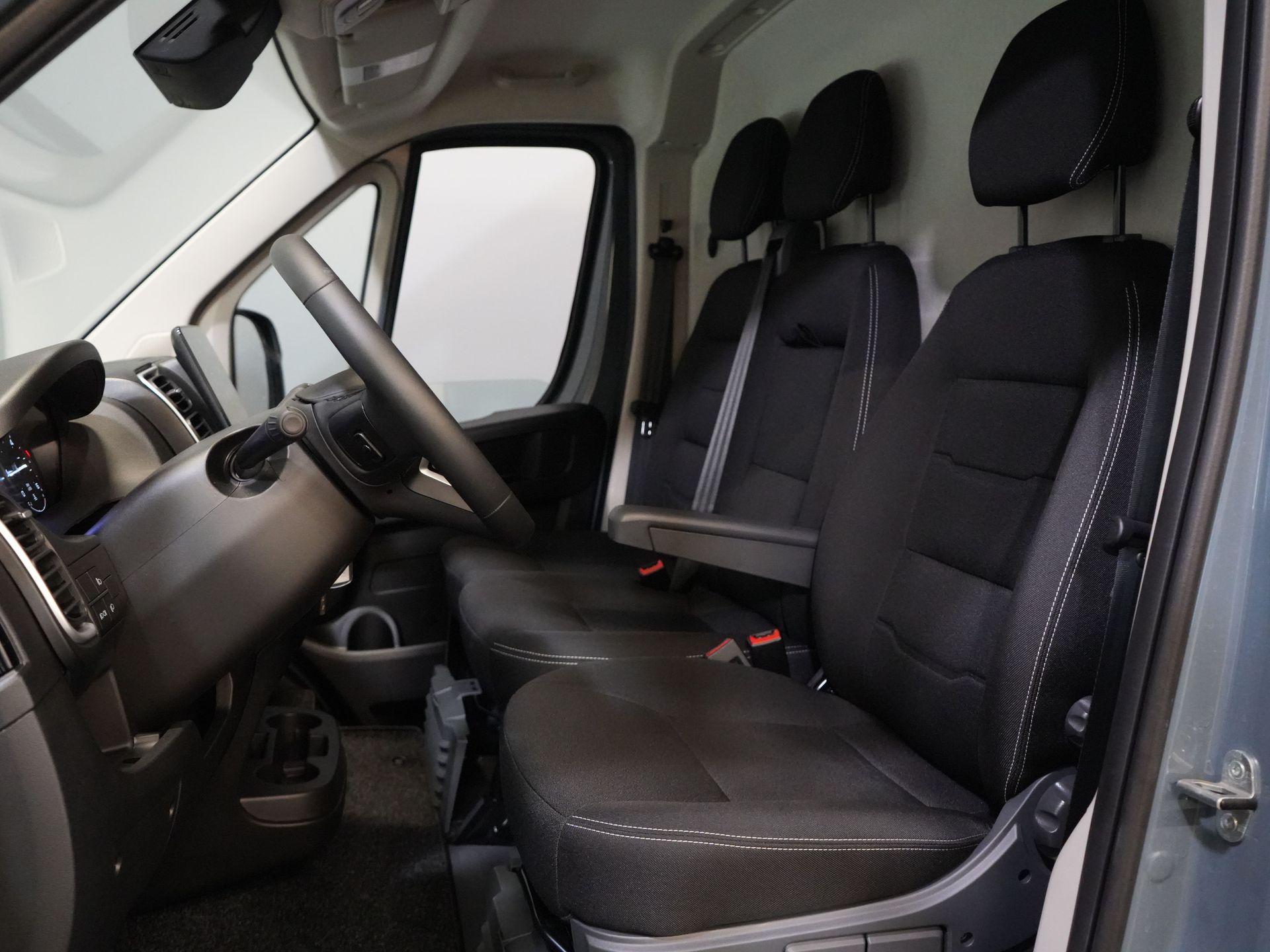 Citroën Jumper Bestelbus (Fiat Ducato) 2.2 MJ 140 pk Aut. ZF L2H2 BPM VRIJ! LED/ Carplay/ LMV/ Climate/ Navi/ Camera/ Cruise