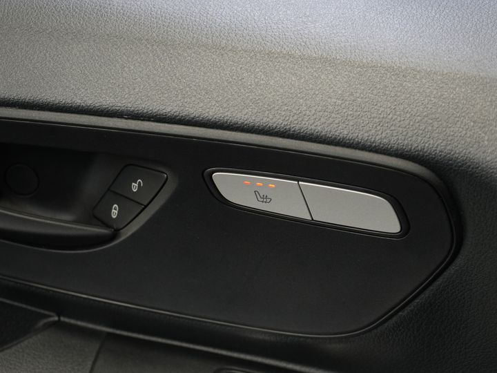 Mercedes-Benz Vito Van 119 CDI Aut. L2 LED/ 2.5t Towing capacity/ 270Gr. Doors/ Seat heating/ Carplay/ Camera/ Tow bar/ Cruise control/ PDC/ DAB