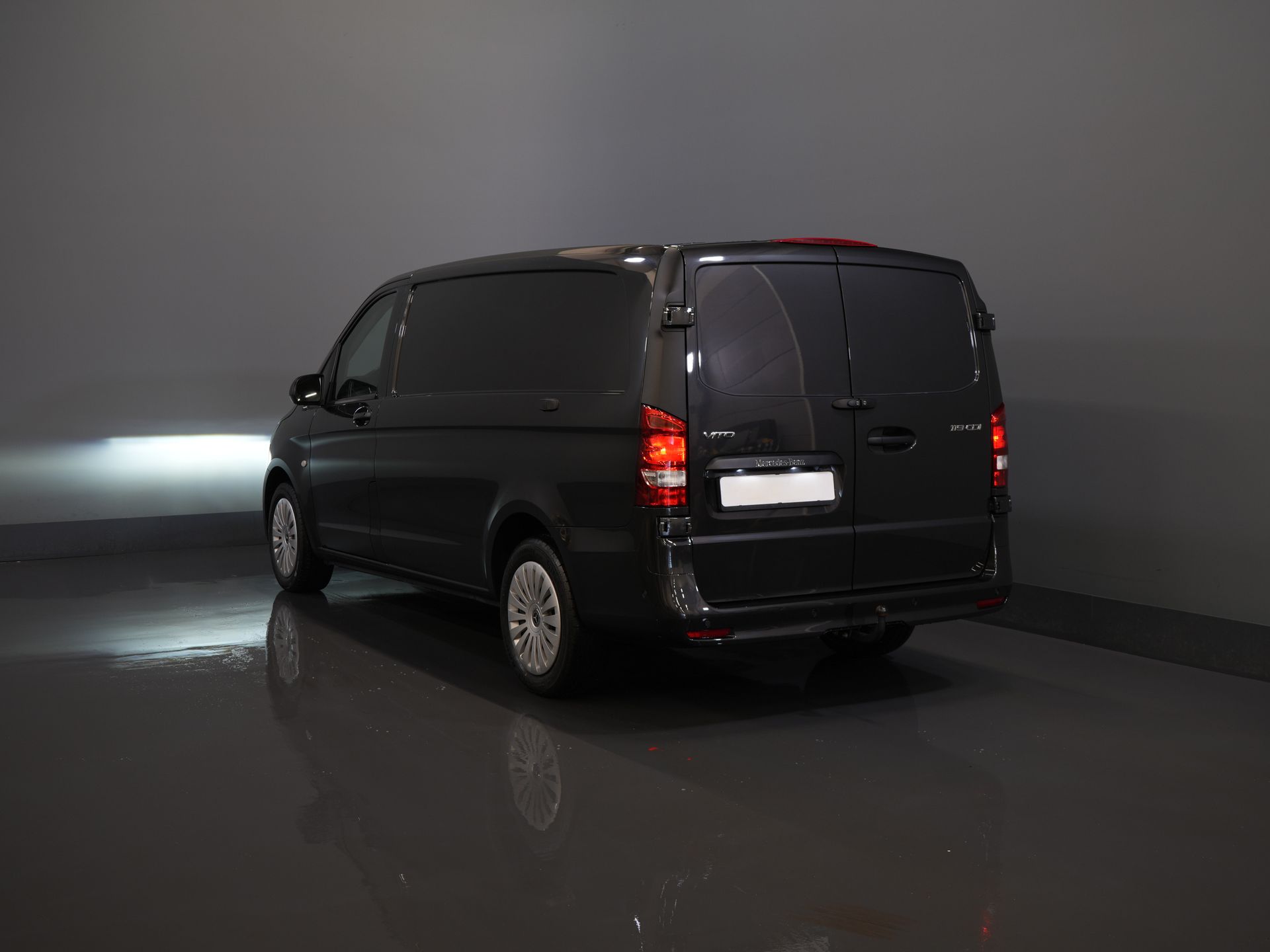 Mercedes-Benz Vito Van 119 CDI Aut. L2 LED/ 2.5t Towing capacity/ 270Gr. Doors/ Seat heating/ Carplay/ Camera/ Tow bar/ Cruise control/ PDC/ DAB