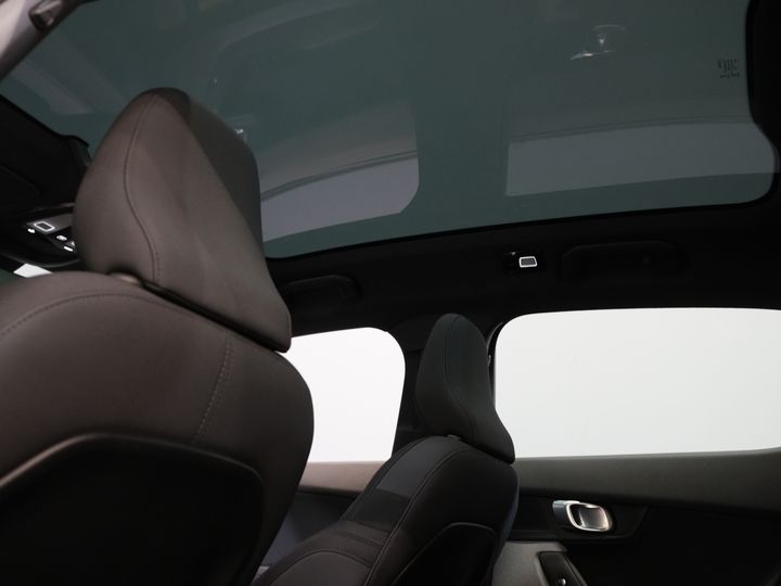 Polestar 2 Sedan Long Range 78 kWh 551 WLTP LED/ Адаптивний круїз-контроль/ Панорамний дах/ Підігрів керма/ Підігрів сидінь/ Пам'ять/ Навігація/ Carplay/ Клімат-контроль/ Камера/ 20'' LMV