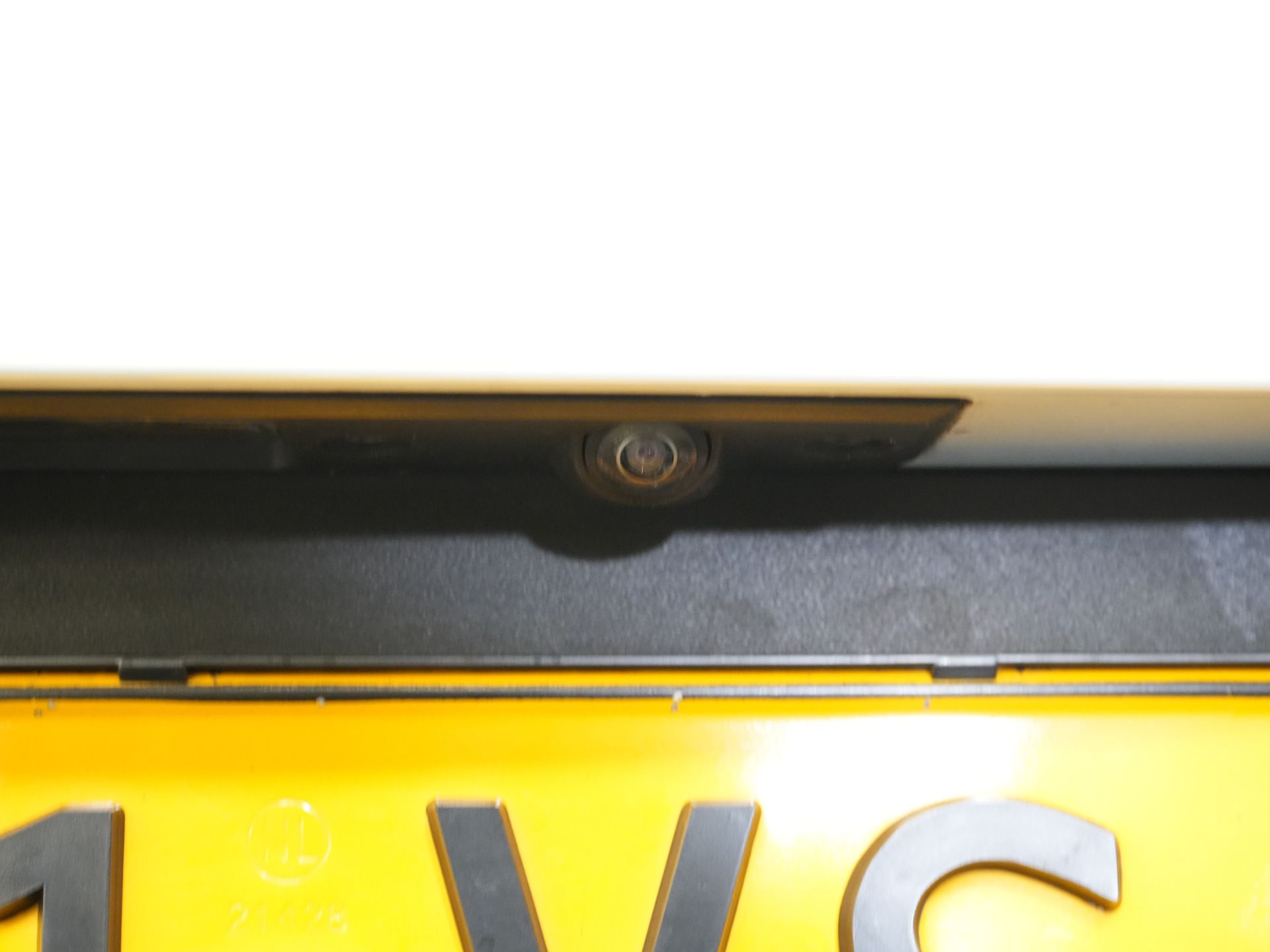 Polestar 2 Sedan Long Range 78 kWh 551 WLTP LED/ Адаптивний круїз-контроль/ Панорамний дах/ Підігрів керма/ Підігрів сидінь/ Пам'ять/ Навігація/ Carplay/ Клімат-контроль/ Камера/ 20'' LMV