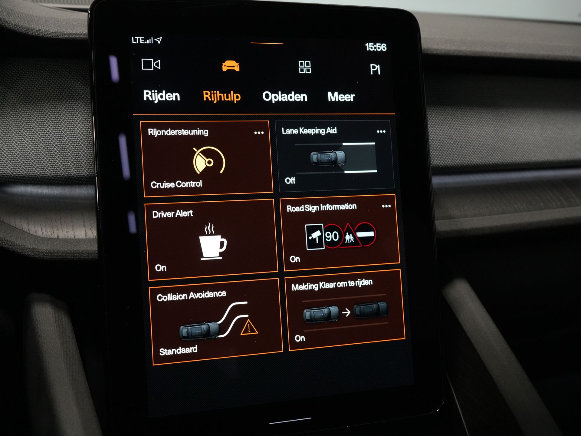 Polestar 2 Sedan Long Range 78 kWh 551 WLTP LED/ Адаптивний круїз-контроль/ Панорамний дах/ Підігрів керма/ Підігрів сидінь/ Пам'ять/ Навігація/ Carplay/ Клімат-контроль/ Камера/ 20'' LMV