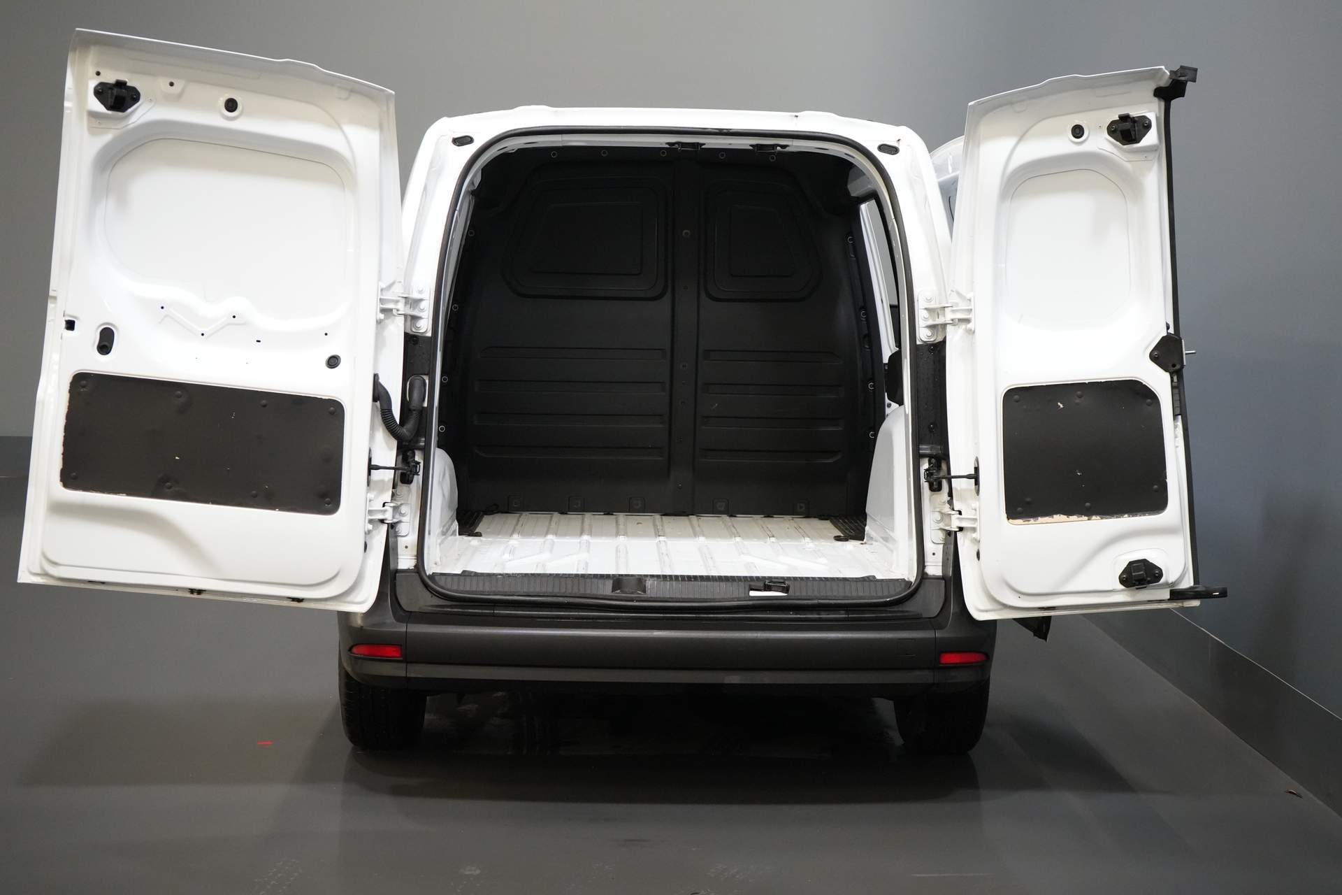 Mercedes-Benz Citan Van DEMO 110 CDI 100 к.с. LMV/ MBUX/ Carplay/ Cruise/ Camera/ Seatverw.