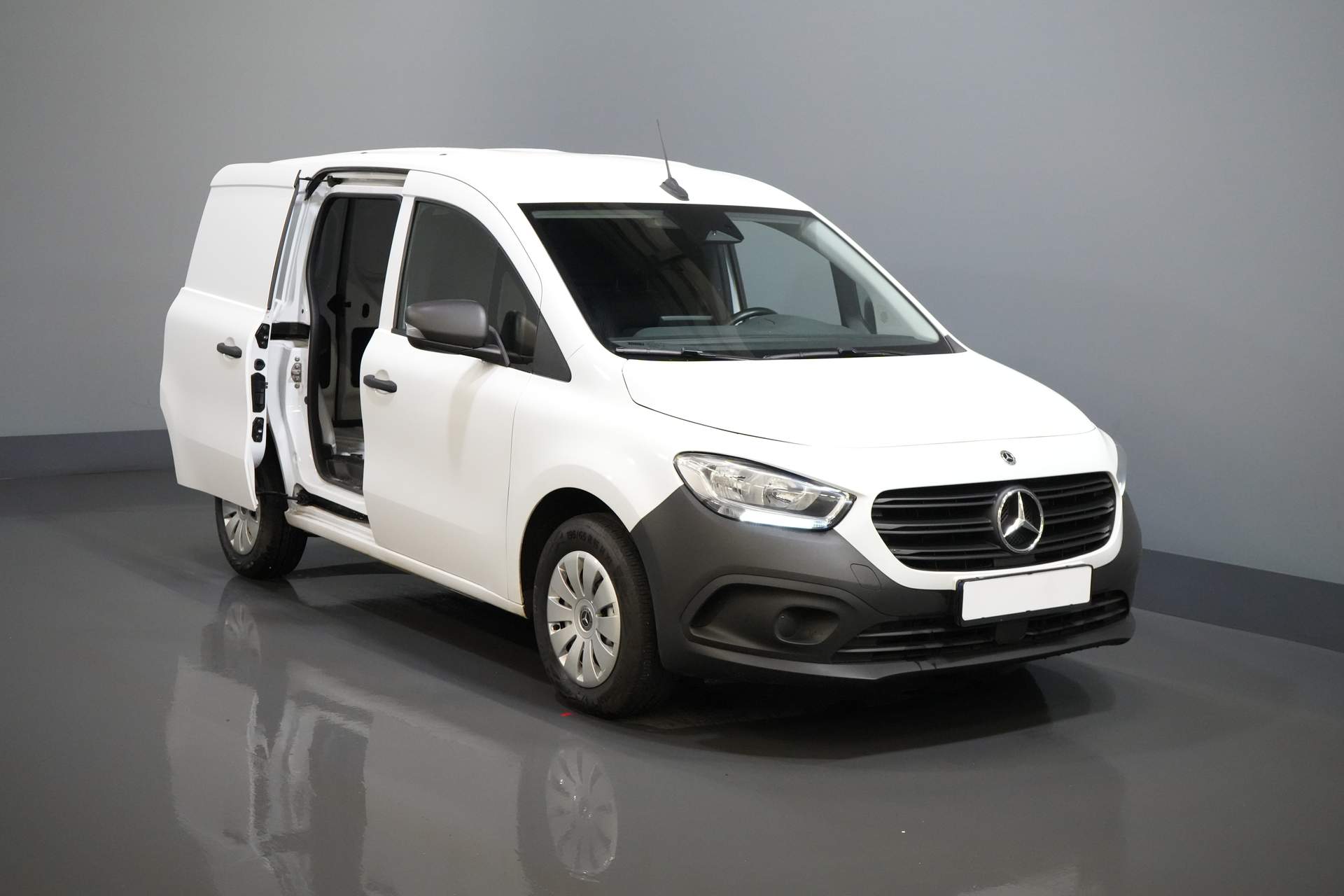 Mercedes-Benz Citan Van DEMO 110 CDI 100 к.с. LMV/ MBUX/ Carplay/ Cruise/ Camera/ Seatverw.