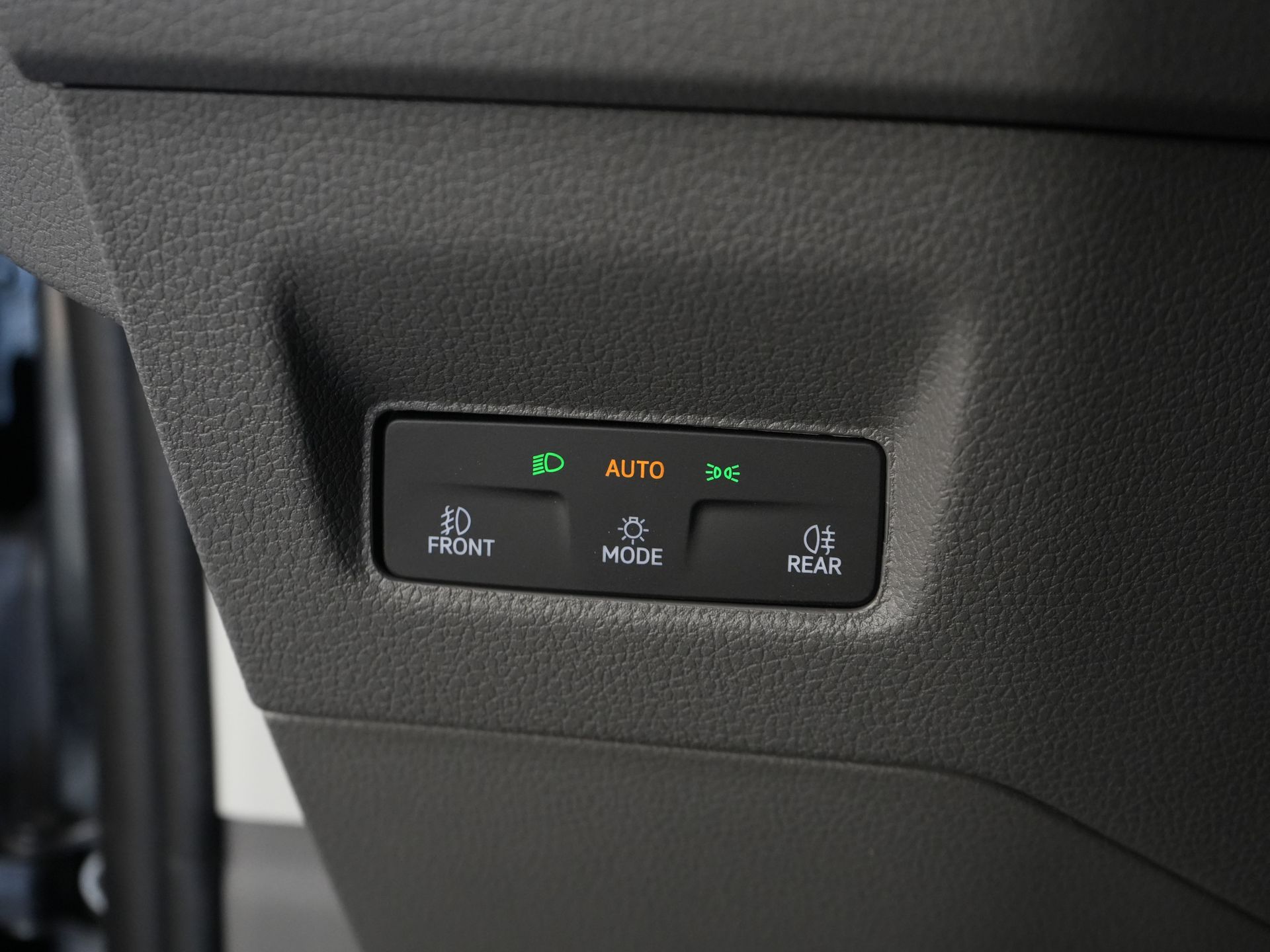 Volkswagen Crafter Відкрита вантажна платформа (MAN TGE) 2.0 DSG Авт. Відкритий вантажний кузов 340x204x40/ Фейсліфтинг/ LED/ Віртуальний кокпіт/ Carplay/ Підйомник/ Камера/ Клімат/ ЦЗ/ Круїз