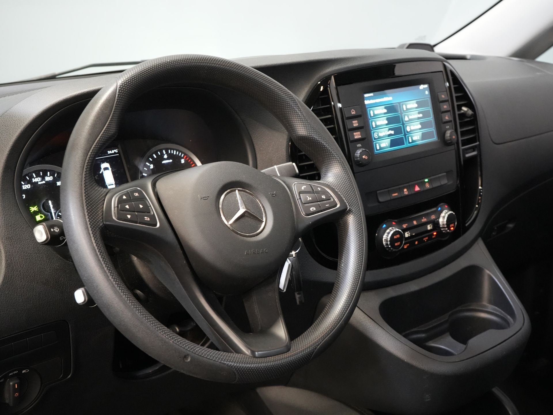 Mercedes-Benz Vito Bestelbus 114 CDI Aut. L3 XL DC Dubbele Cabine BPM VRIJ! LED/ Climate/ Navi/ Carplay/ Camera/ PDC/ Cruise