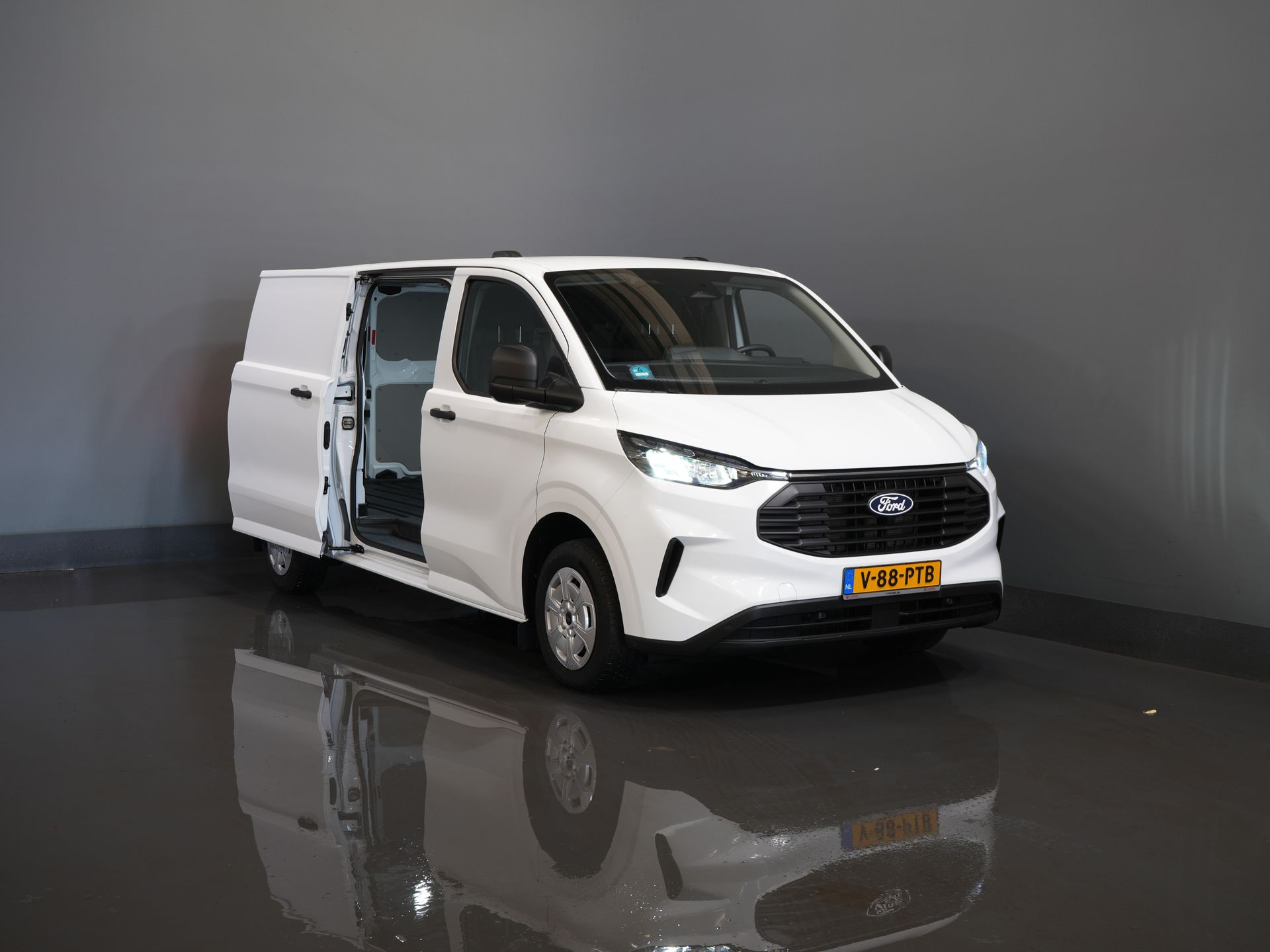 Ford Transit Custom Bestelbus 2.0 TDCI L2 Trend LED/ Carplay/ Camera/ Climate/ PDC/ Cruise/ DAB