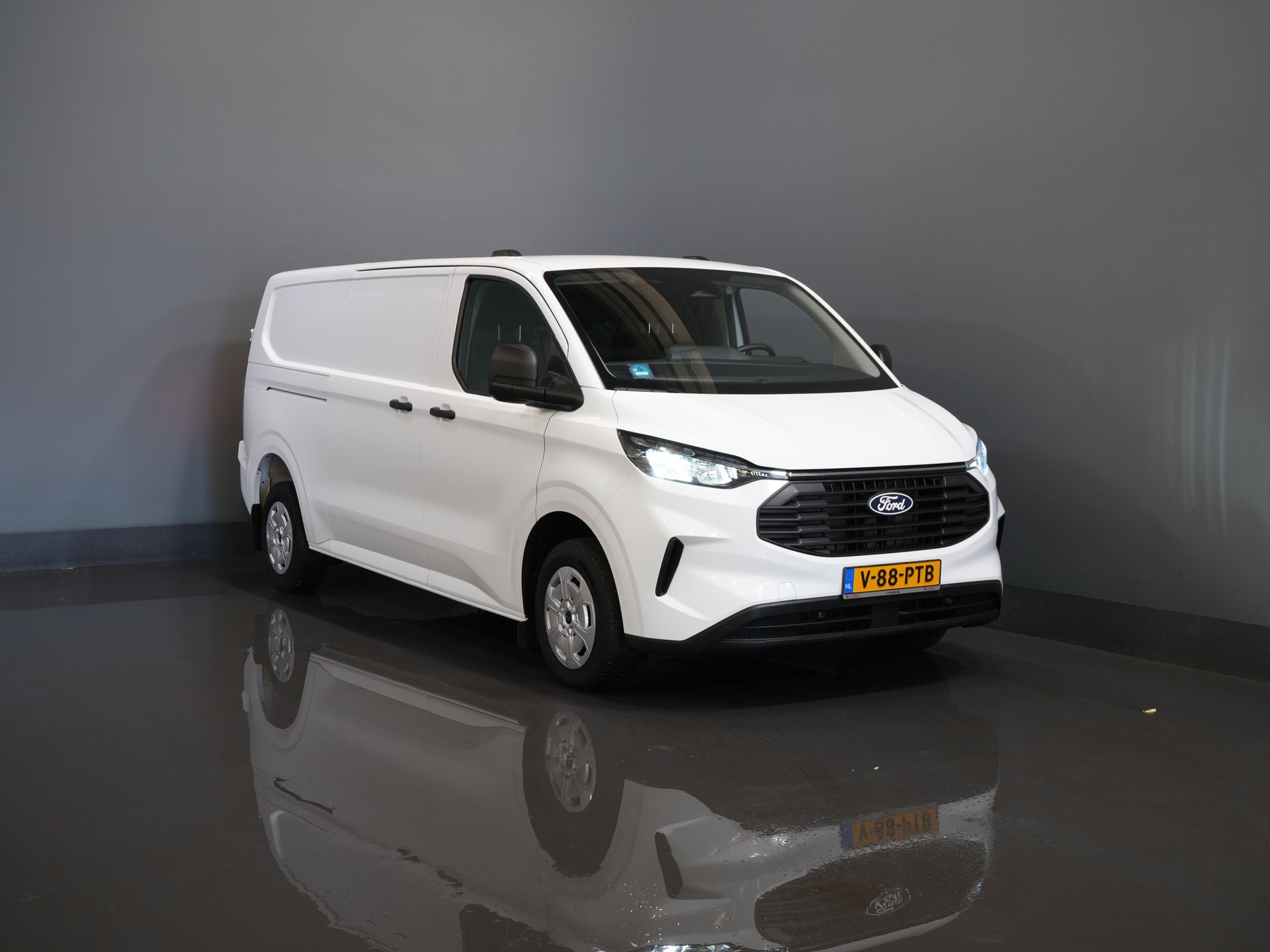 Ford Transit Custom Bestelbus 2.0 TDCI L2 Trend LED/ Carplay/ Camera/ Climate/ PDC/ Cruise/ DAB