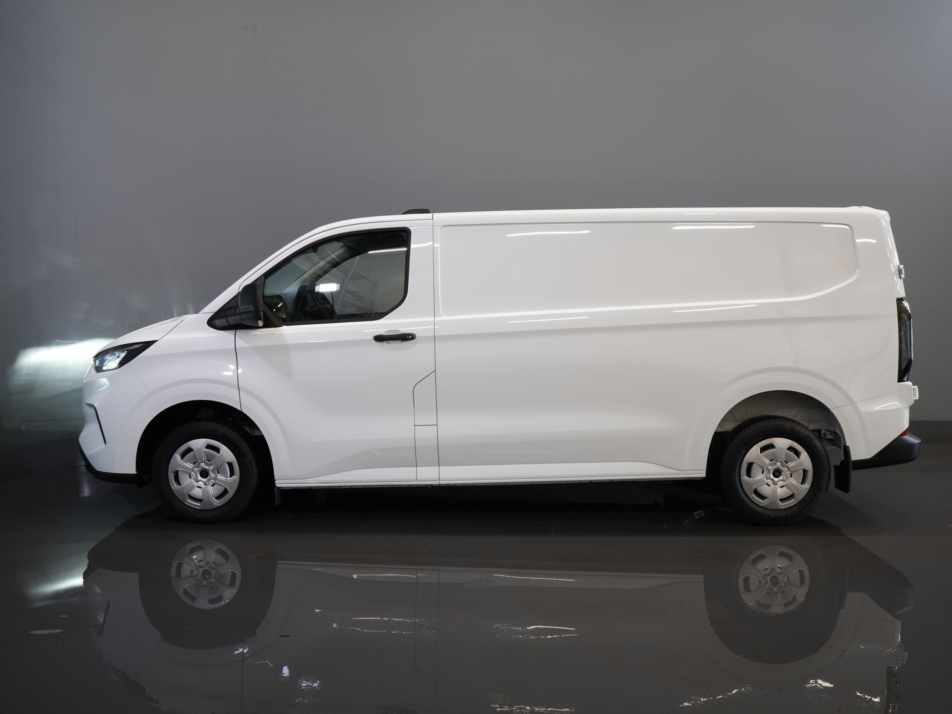 Ford Transit Custom Bestelbus 2.0 TDCI L2 Trend LED/ Carplay/ Camera/ Climate/ PDC/ Cruise/ DAB