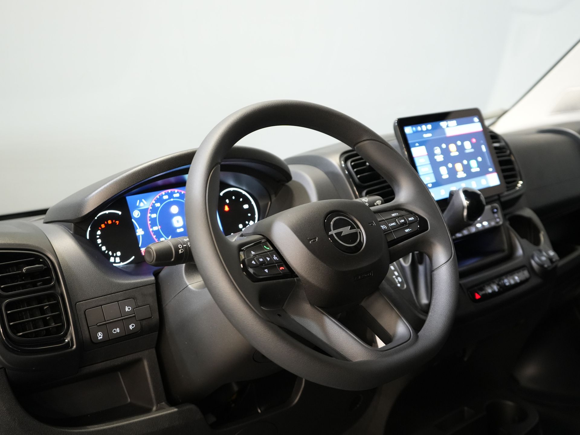 Opel Movano Bestelbus 35 2.2 CDTI 140 pk Aut. ZF L2H2 BPM VRIJ! Virtual Cockpit/ Carplay/ Climate/ 270Gr. Deuren/ Navi/ Camera/ Cruise/ PDC/ DAB