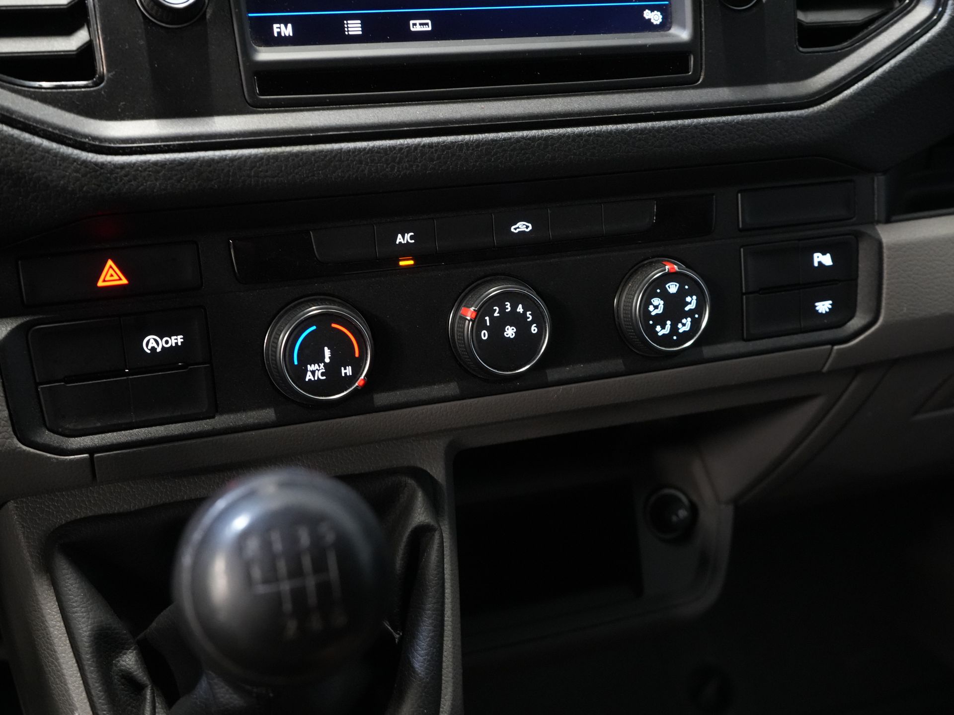 Volkswagen Crafter Van 2.0 TDI 180 ch L3H3 270Gr. Portes/ Sièges Gev. Sièges/ Galerie de toit/ Chauffage au sol/ Carplay/ Croisière/ Crochet d'attelage