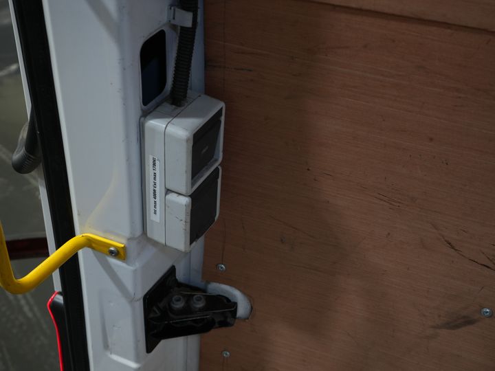 Volkswagen Crafter Van 2.0 TDI 180 ch L3H3 270Gr. Portes/ Sièges Gev. Sièges/ Galerie de toit/ Chauffage au sol/ Carplay/ Croisière/ Crochet d'attelage