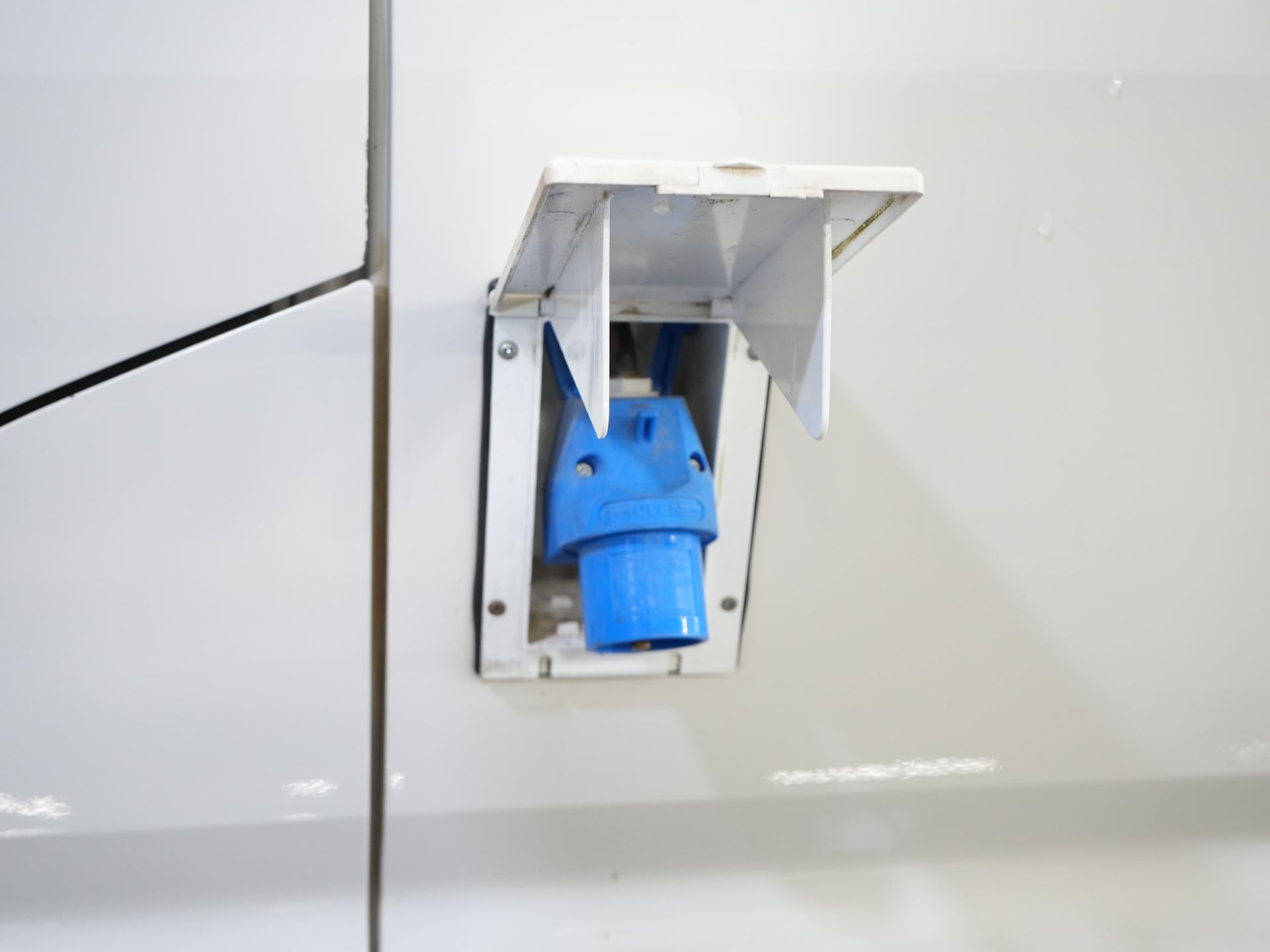 Volkswagen Crafter Van 2.0 TDI 180 ch L3H3 270Gr. Portes/ Sièges Gev. Sièges/ Galerie de toit/ Chauffage au sol/ Carplay/ Croisière/ Crochet d'attelage