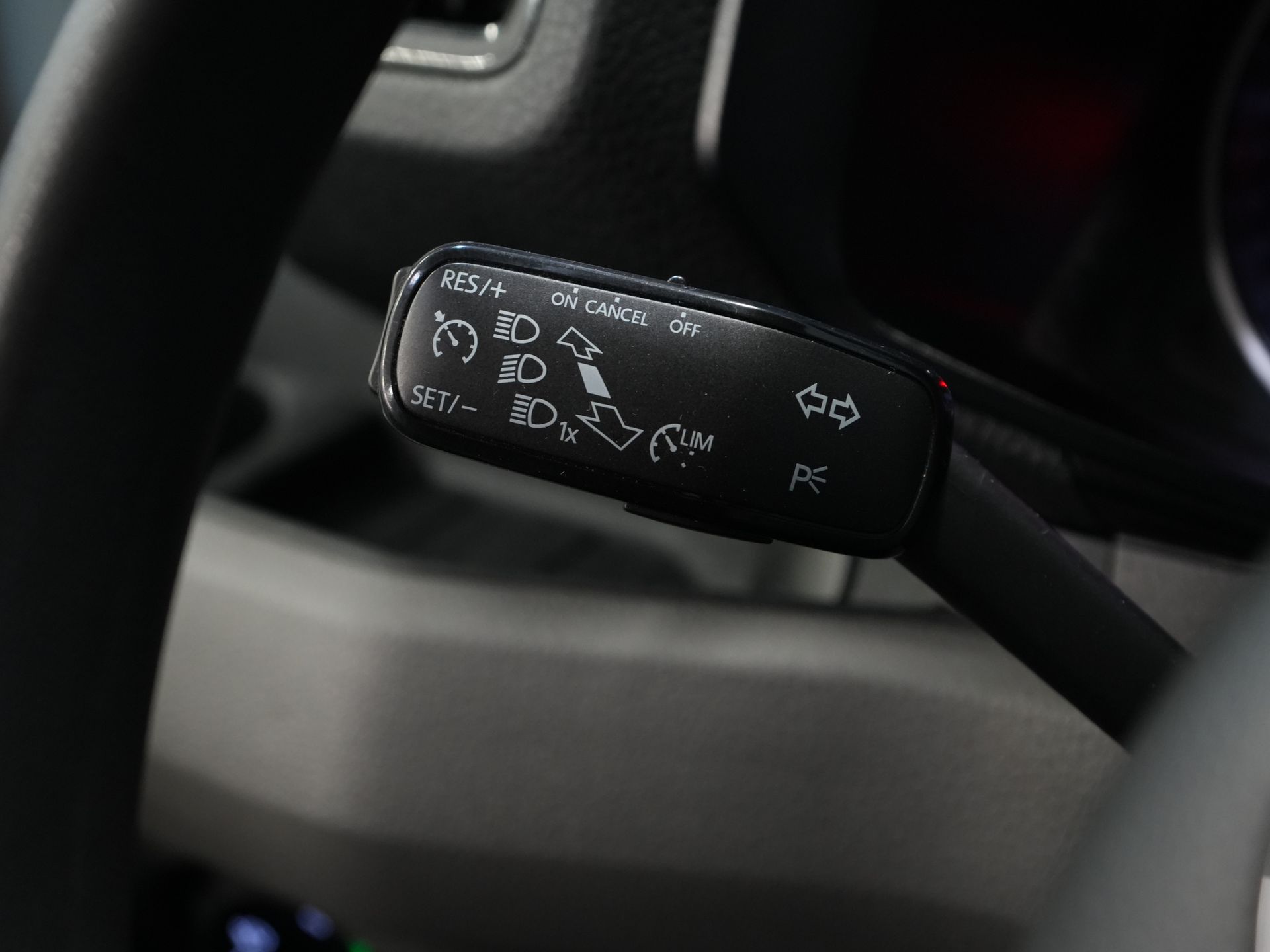 Volkswagen Crafter Van 2.0 TDI 180 ch L3H3 270Gr. Portes/ Sièges Gev. Sièges/ Galerie de toit/ Chauffage au sol/ Carplay/ Croisière/ Crochet d'attelage