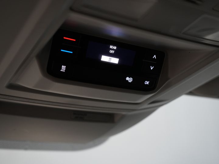 Volkswagen Crafter Van 2.0 TDI 180 ch L3H3 270Gr. Portes/ Sièges Gev. Sièges/ Galerie de toit/ Chauffage au sol/ Carplay/ Croisière/ Crochet d'attelage