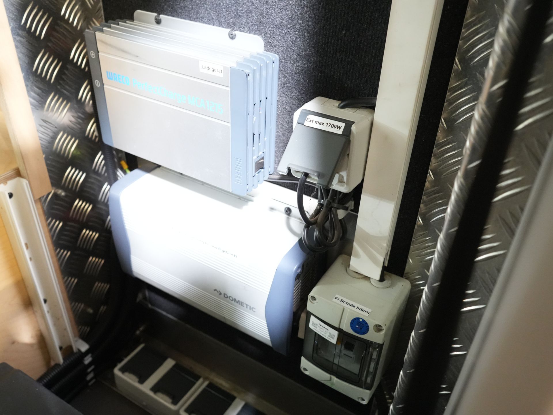 Volkswagen Crafter Van 2.0 TDI 180 ch L3H3 270Gr. Portes/ Sièges Gev. Sièges/ Galerie de toit/ Chauffage au sol/ Carplay/ Croisière/ Crochet d'attelage