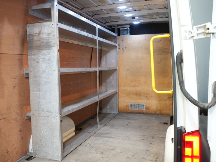 Volkswagen Crafter Van 2.0 TDI 180 ch L3H3 270Gr. Portes/ Sièges Gev. Sièges/ Galerie de toit/ Chauffage au sol/ Carplay/ Croisière/ Crochet d'attelage