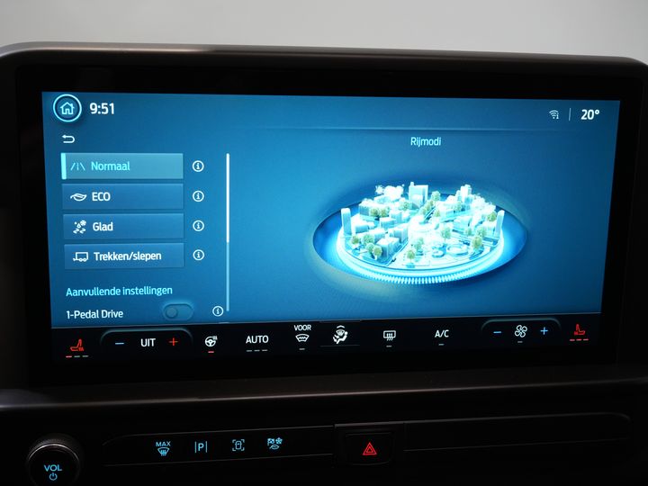 Ford E-Transit Custom Trasporto passeggeri 320 km WLTP L2 Combi/ 9 posti/ LED/ Riscaldamento autonomo/ Sedili riscaldati/ Volante riscaldato/ CarPlay/ Telecamera/ Climatizzatore/ PDC/ Cruise control
