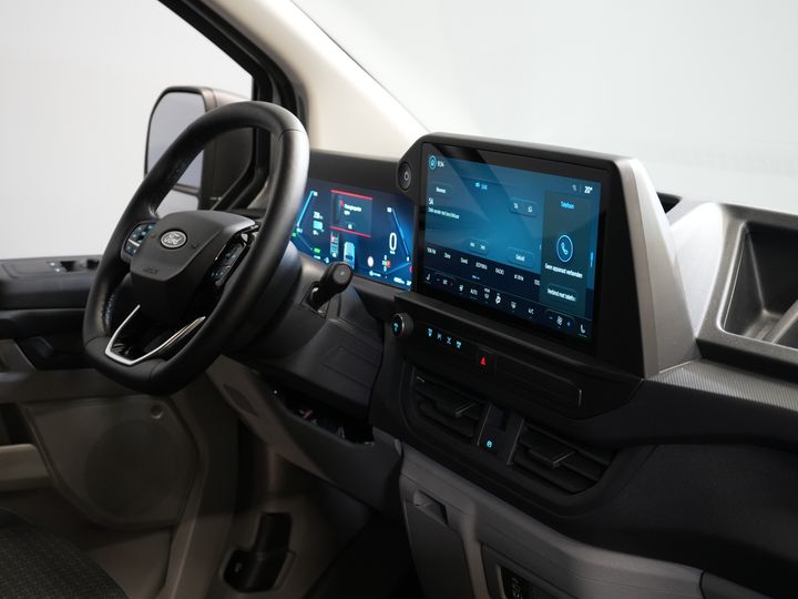 Ford E-Transit Custom Trasporto passeggeri 320 km WLTP L2 Combi/ 9 posti/ LED/ Riscaldamento autonomo/ Sedili riscaldati/ Volante riscaldato/ CarPlay/ Telecamera/ Climatizzatore/ PDC/ Cruise control