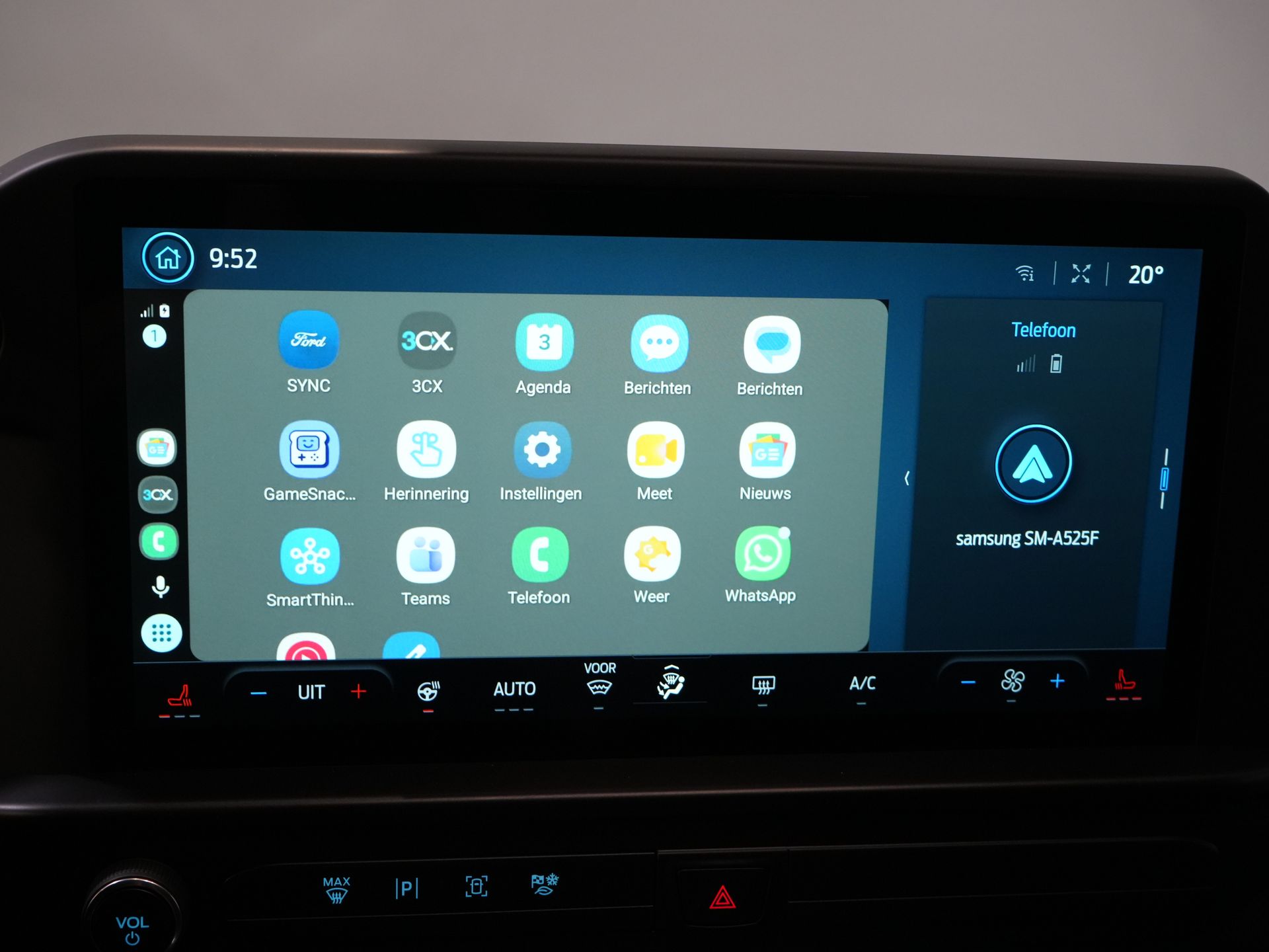 Ford E-Transit Custom Trasporto passeggeri 320 km WLTP L2 Combi/ 9 posti/ LED/ Riscaldamento autonomo/ Sedili riscaldati/ Volante riscaldato/ CarPlay/ Telecamera/ Climatizzatore/ PDC/ Cruise control