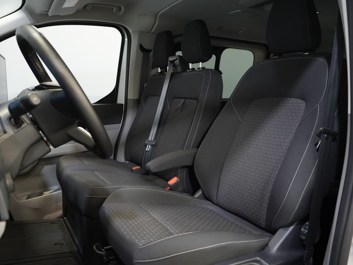 Ford E-Transit Custom Trasporto passeggeri 320 km WLTP L2 Combi/ 9 posti/ LED/ Riscaldamento autonomo/ Sedili riscaldati/ Volante riscaldato/ CarPlay/ Telecamera/ Climatizzatore/ PDC/ Cruise control